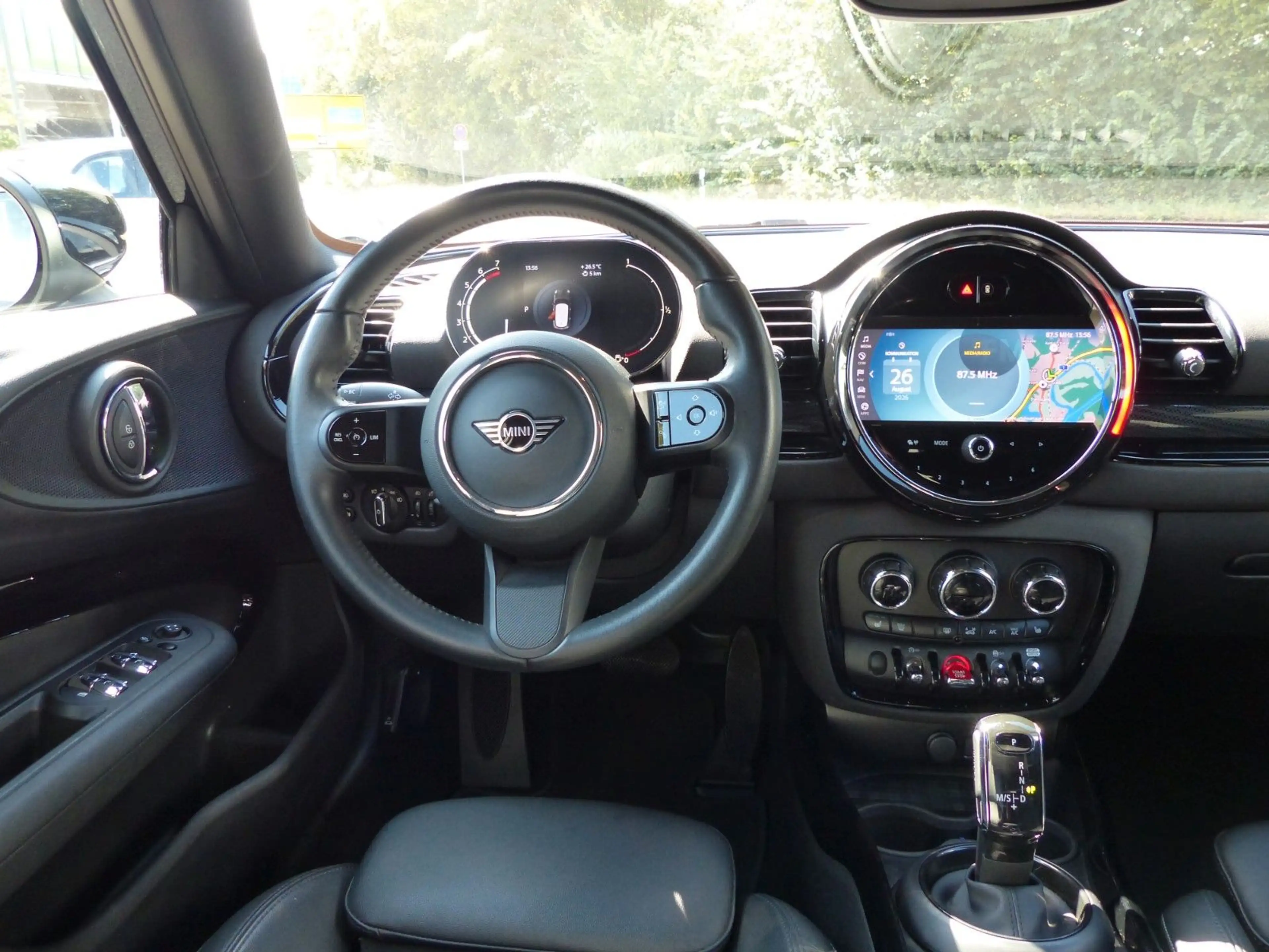 MINI Cooper Clubman Aut. Classic Trim, Navi, 18" LMF — photo 14