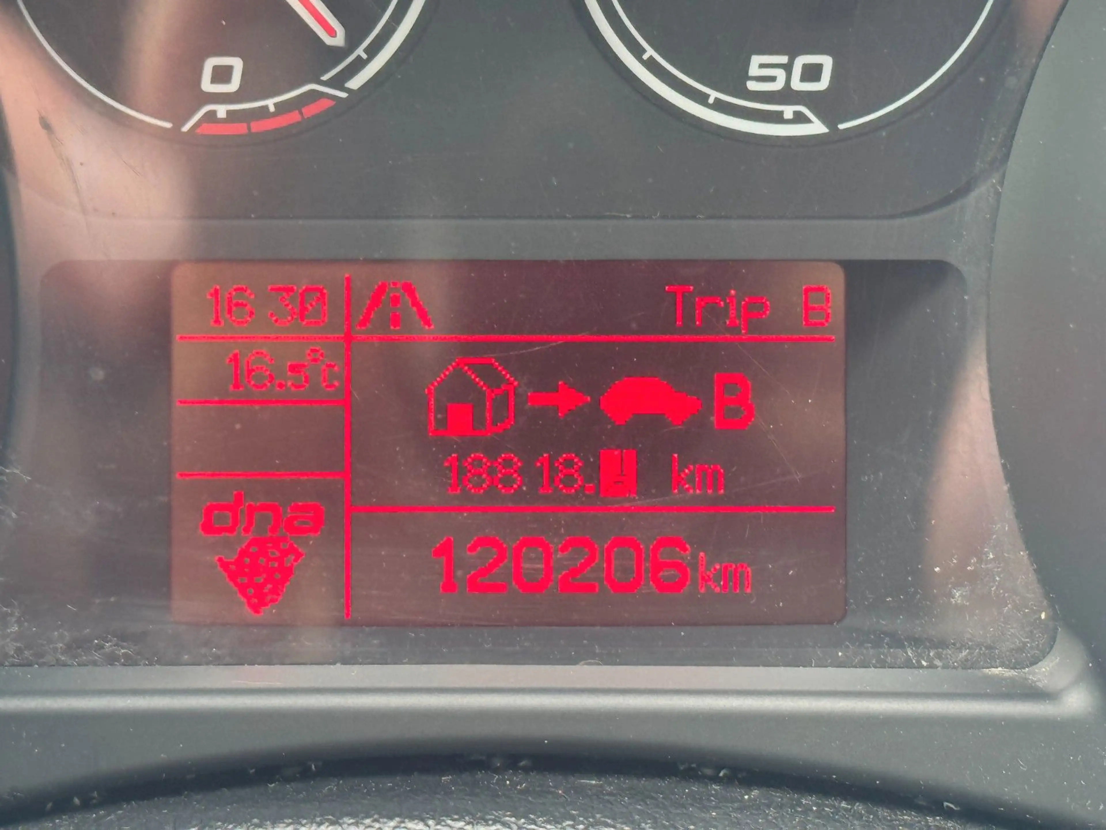 Alfa Romeo Giulietta Turismo — photo 13
