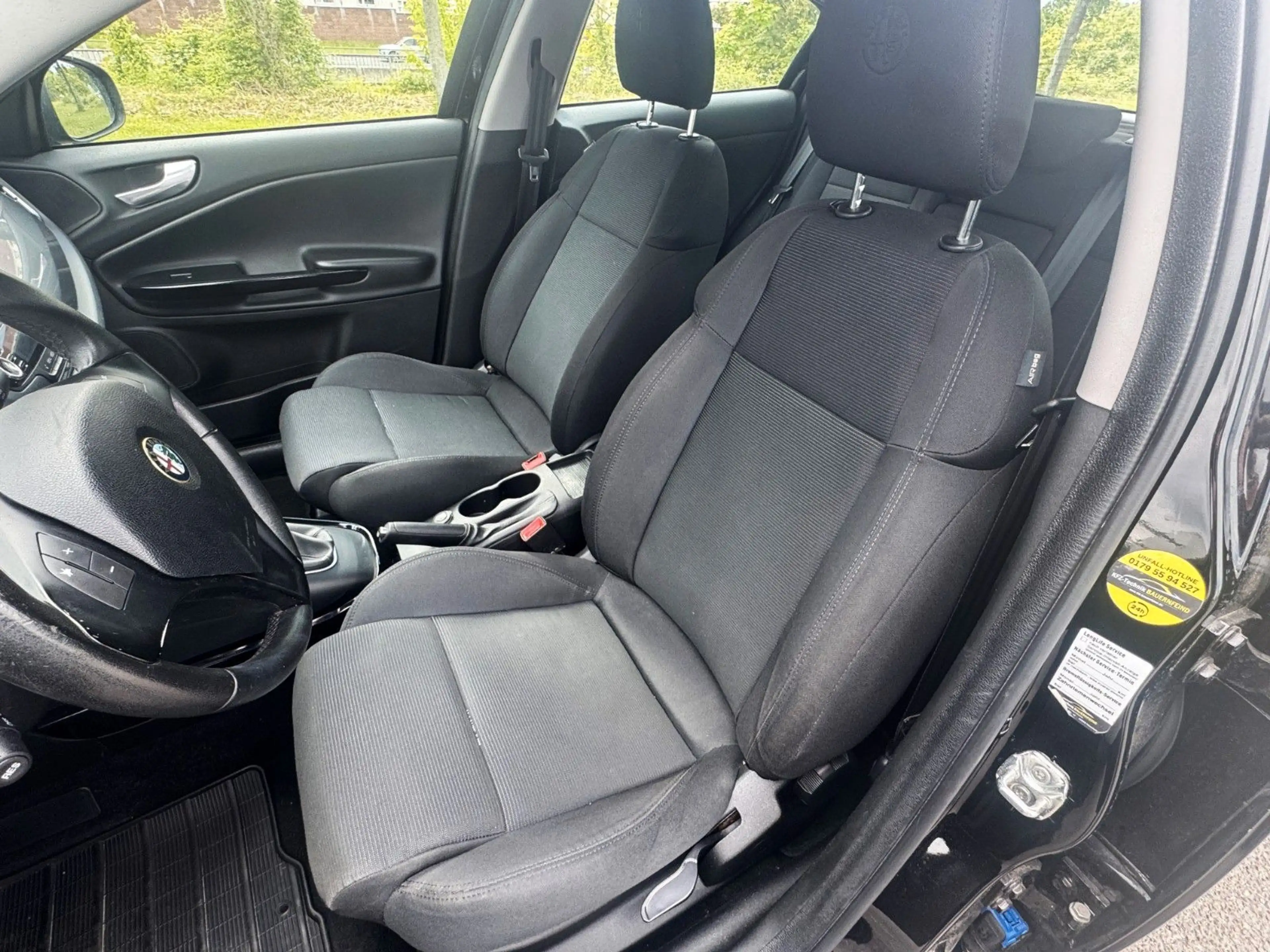 Alfa Romeo Giulietta Turismo — photo 8
