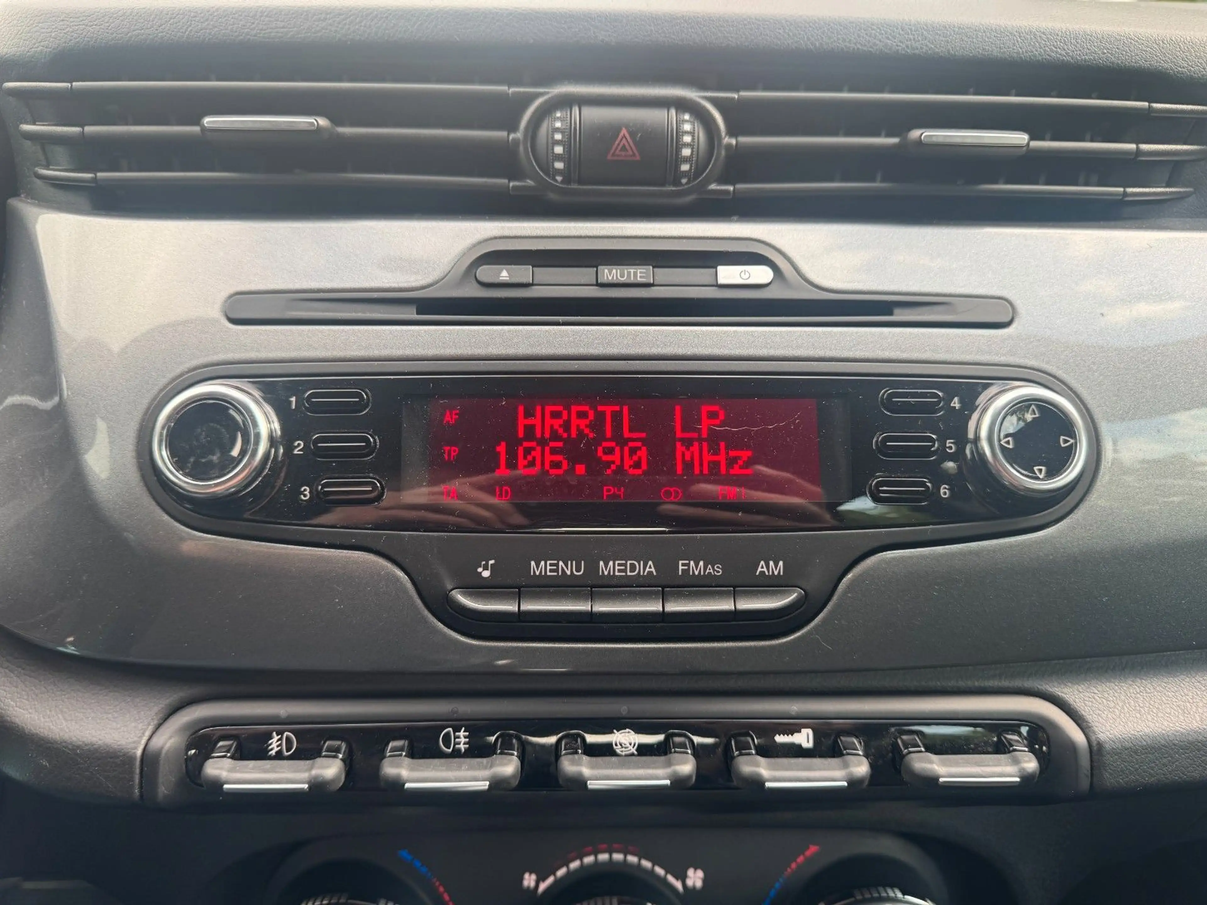 Alfa Romeo Giulietta Turismo — photo 14