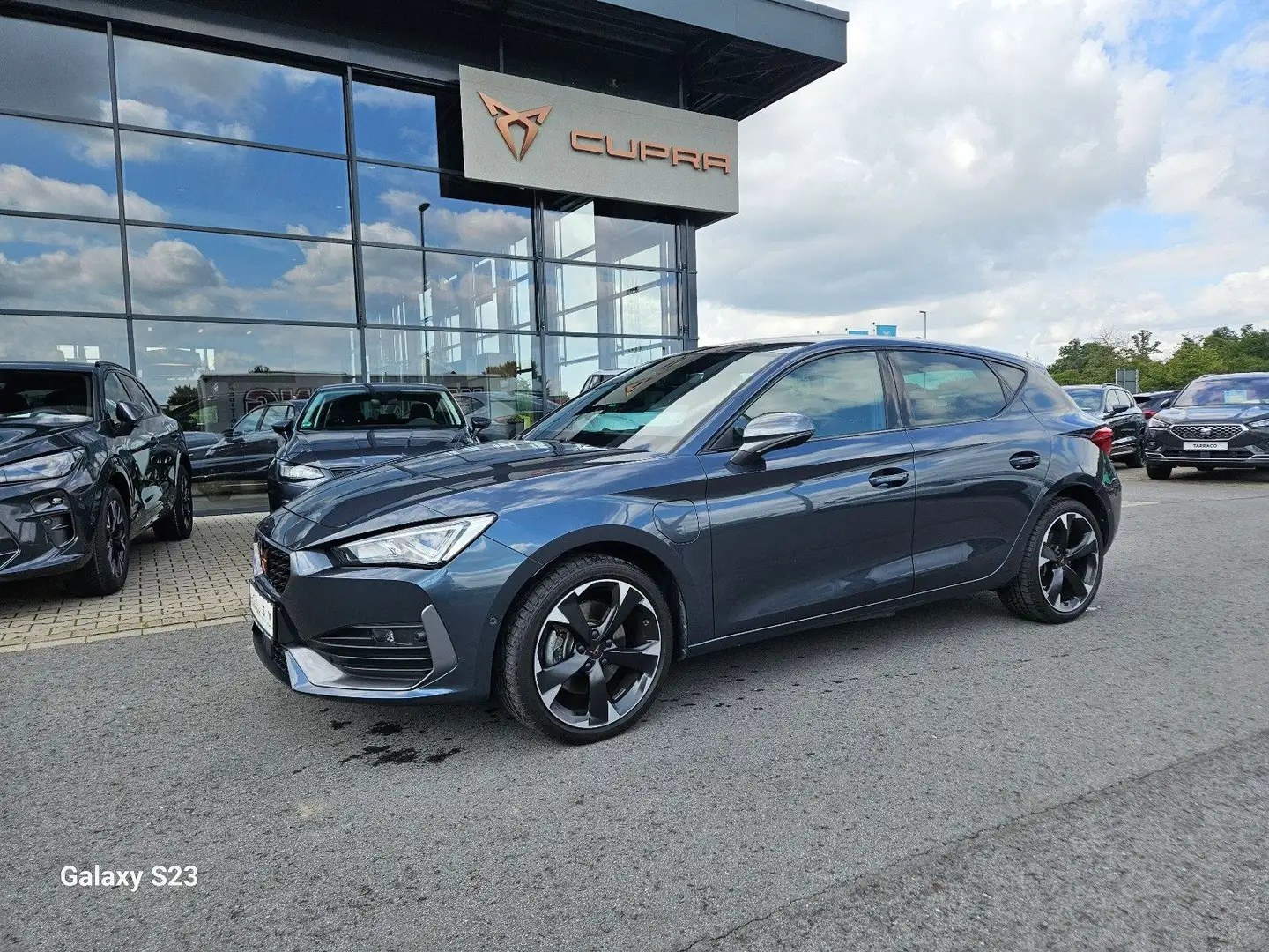 CUPRA Leon 1,4 DSG e-Hybrid *Kamera*Full Link*Sitzheiz Grau - 1