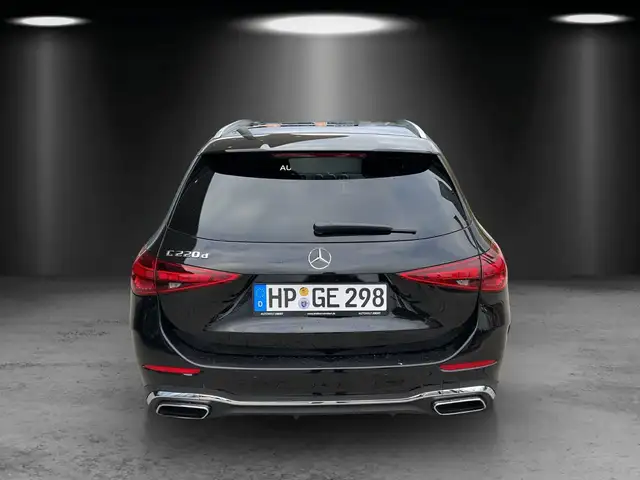 Mercedes-Benz C-Class view 4
