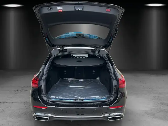 Mercedes-Benz C-Class view 14