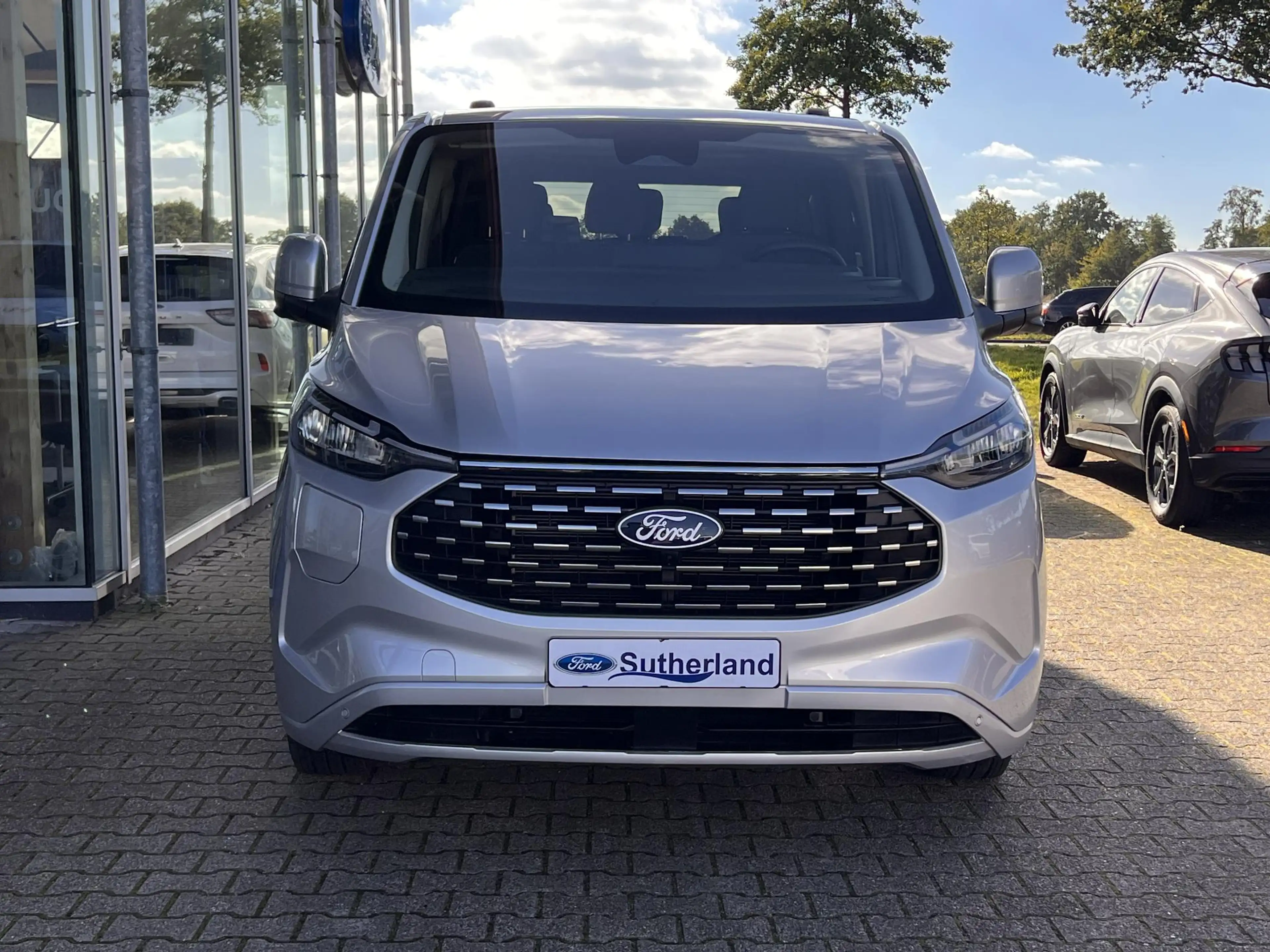 Ford Transit Custom Tourneo 340 2.5 PHEV L1H1 Titanium 9 persoons Comb — photo 2