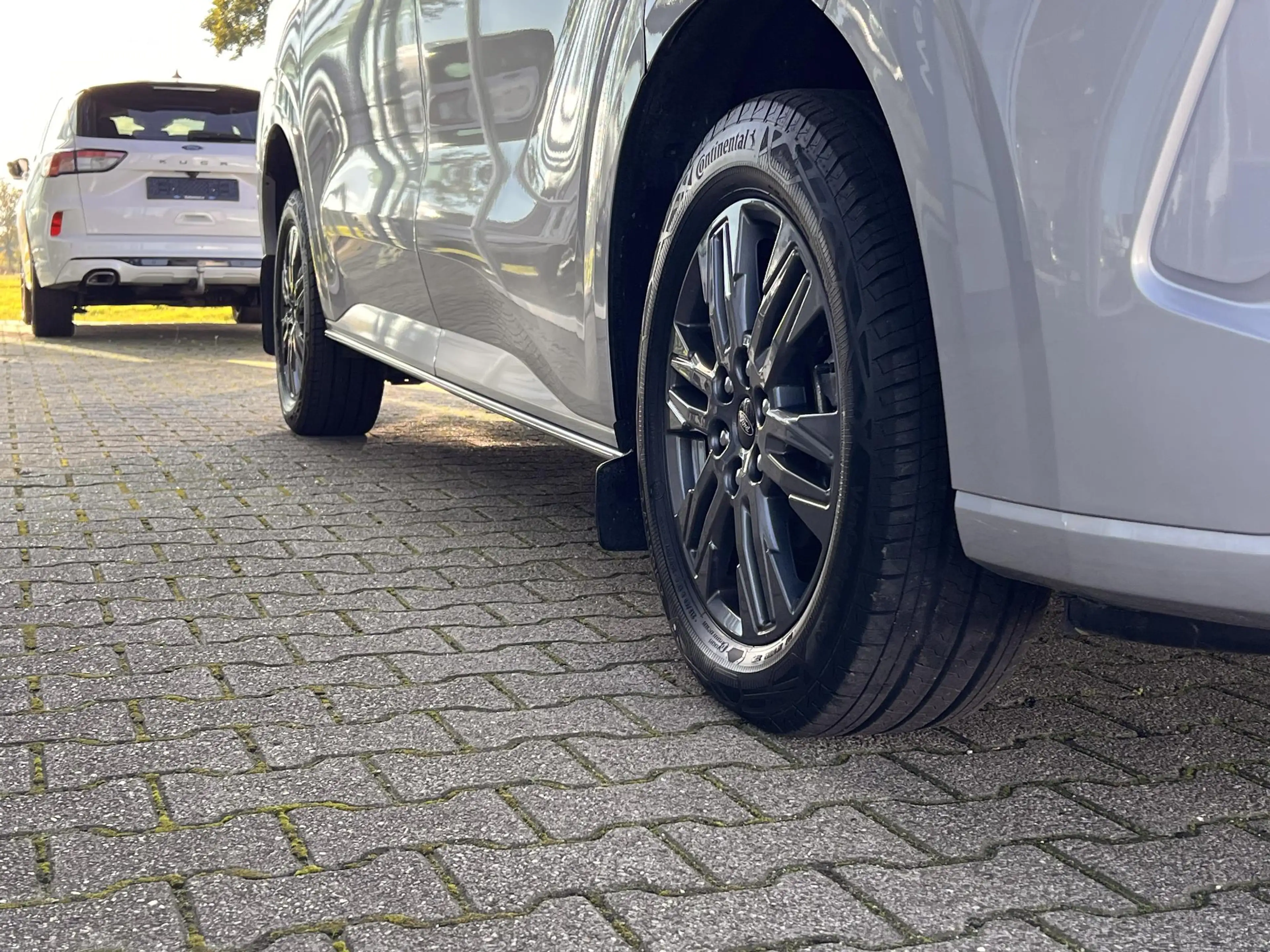 Ford Transit Custom Tourneo 340 2.5 PHEV L1H1 Titanium 9 persoons Comb — photo 6