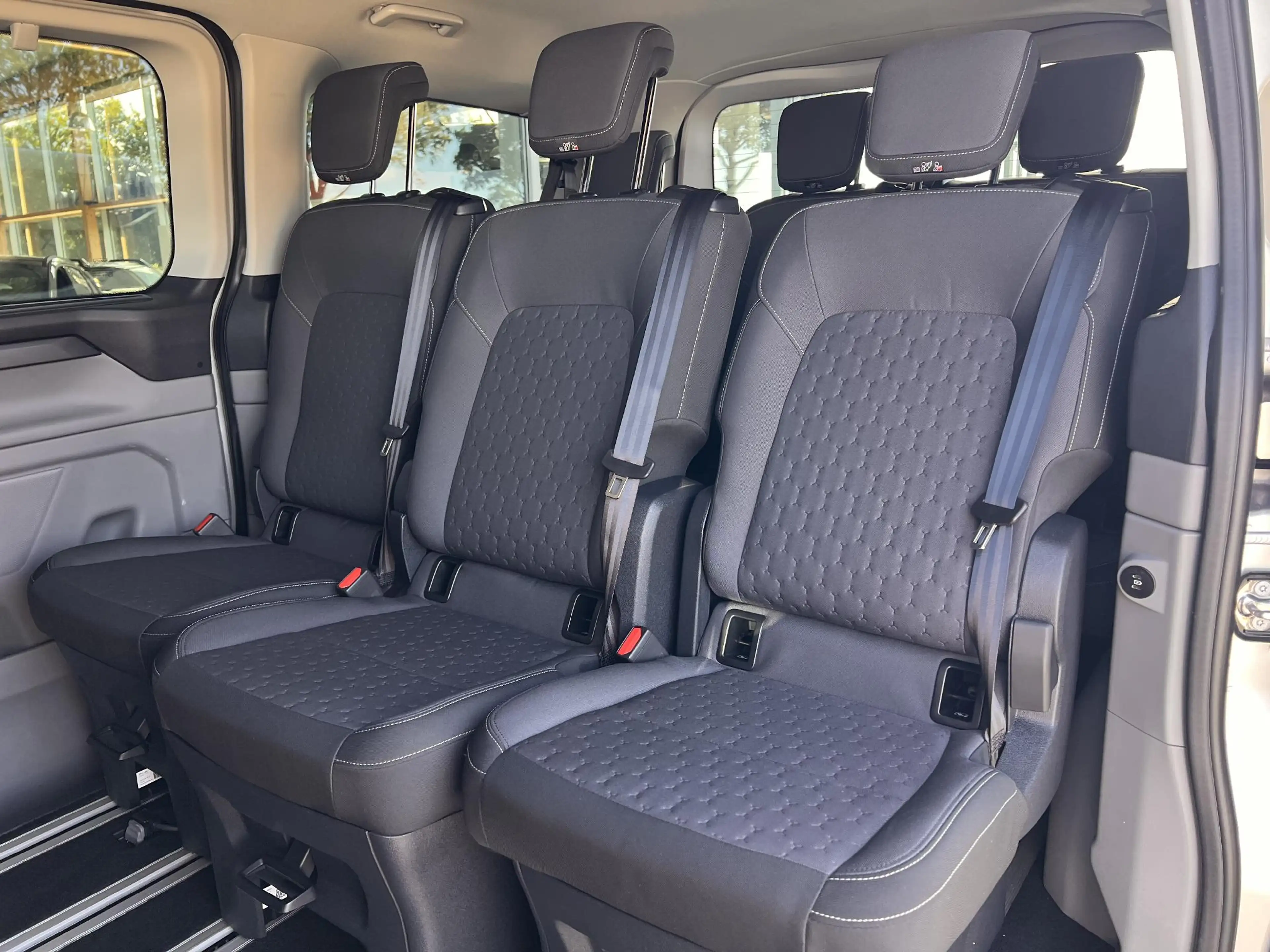 Ford Transit Custom Tourneo 340 2.5 PHEV L1H1 Titanium 9 persoons Comb — photo 13