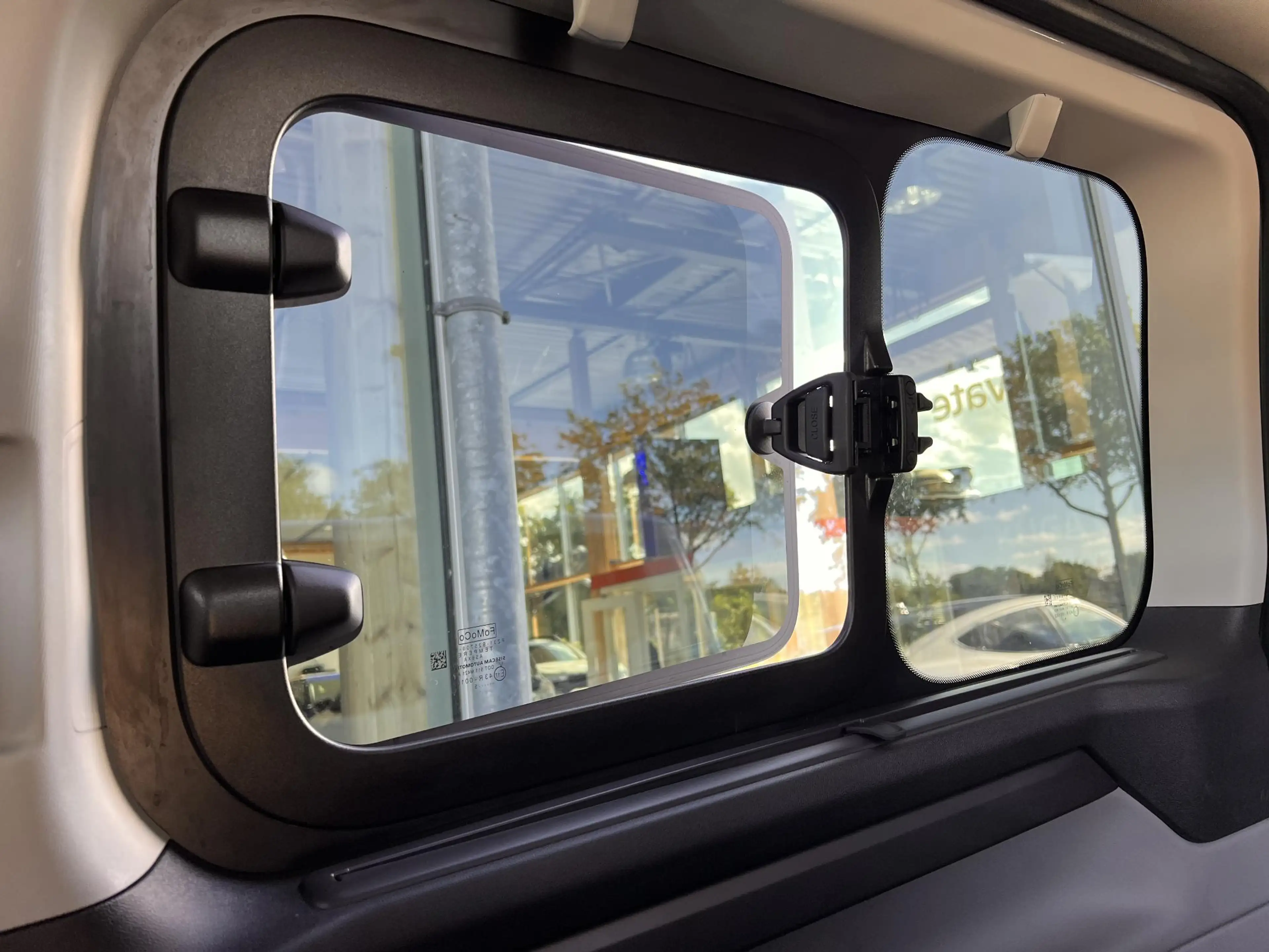 Ford Transit Custom Tourneo 340 2.5 PHEV L1H1 Titanium 9 persoons Comb — photo 11