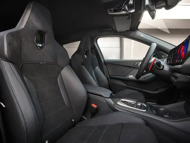 BMW 1 Series view 3