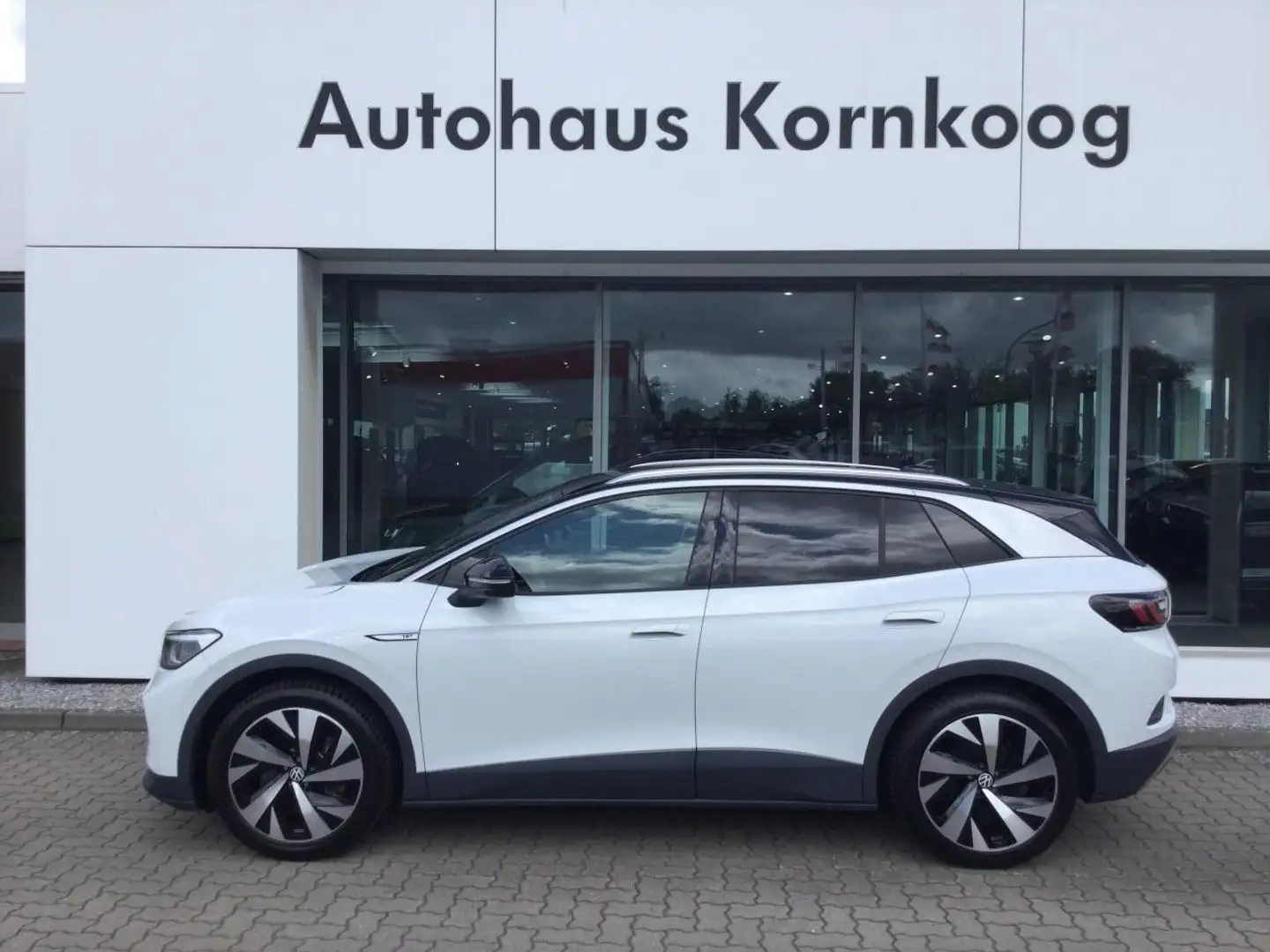 Volkswagen ID.4 Pro Performance 1st 77kWh AHK Wärmep. ACC Weiß - 1