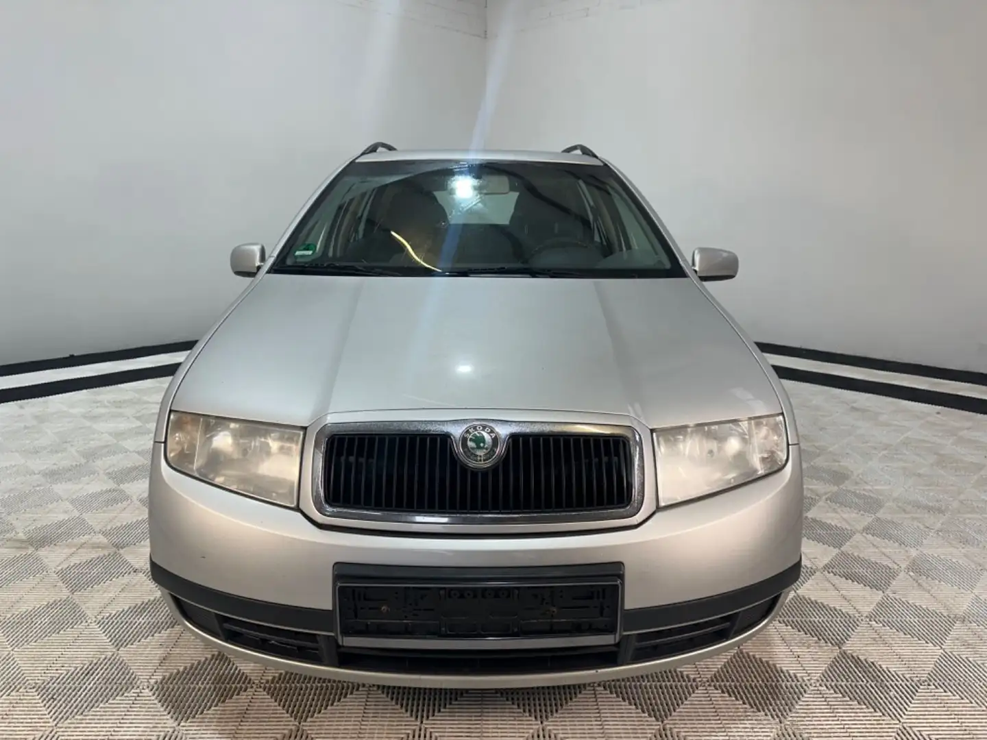 Skoda Fabia Combi 1.4 Elegance°SHZ°Klima°Tüv 10/25°AHK Сірий - 2