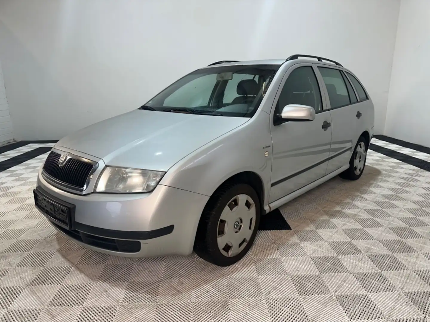 Skoda Fabia Combi 1.4 Elegance°SHZ°Klima°Tüv 10/25°AHK Сірий - 1