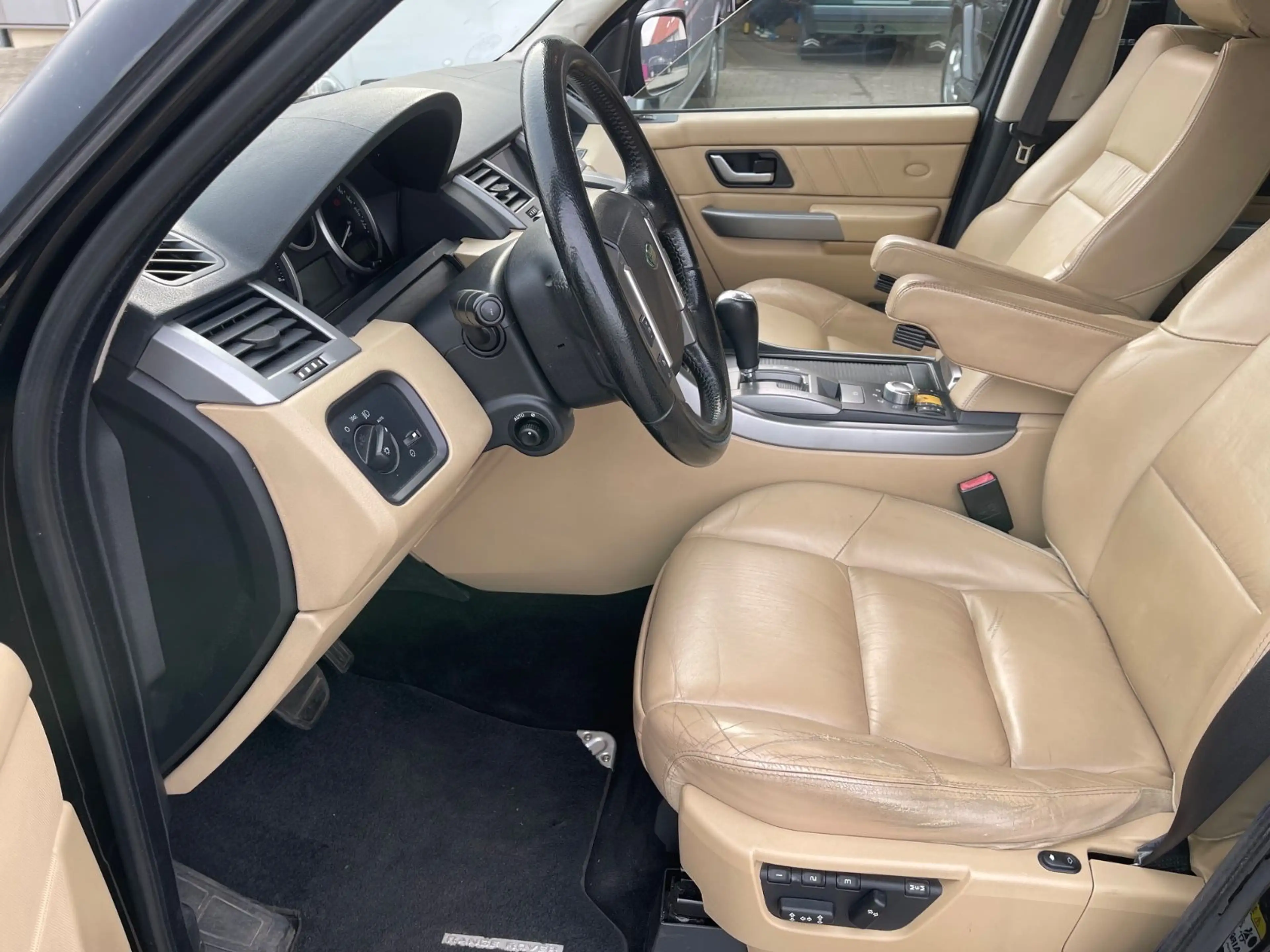 Land Rover Range Rover Sport V6 TD S — photo 11
