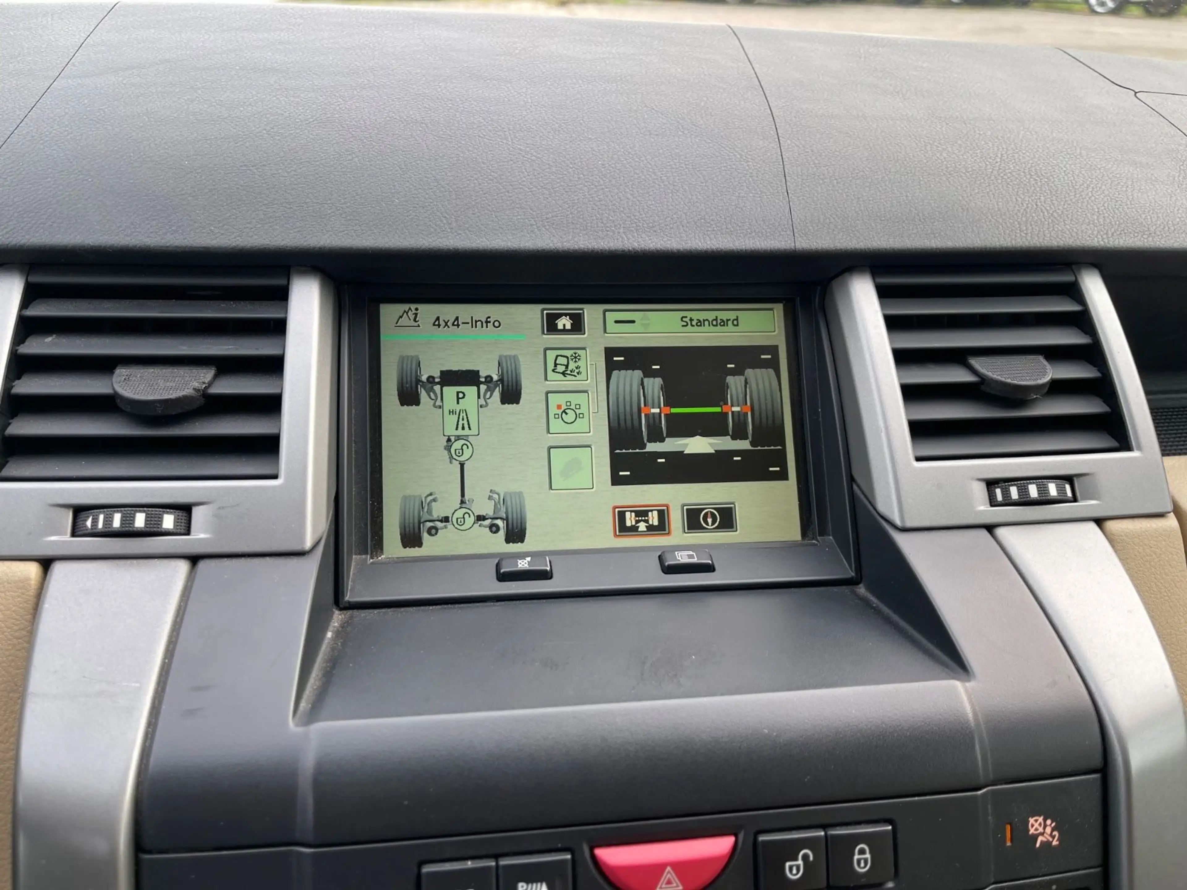 Land Rover Range Rover Sport V6 TD S — photo 18