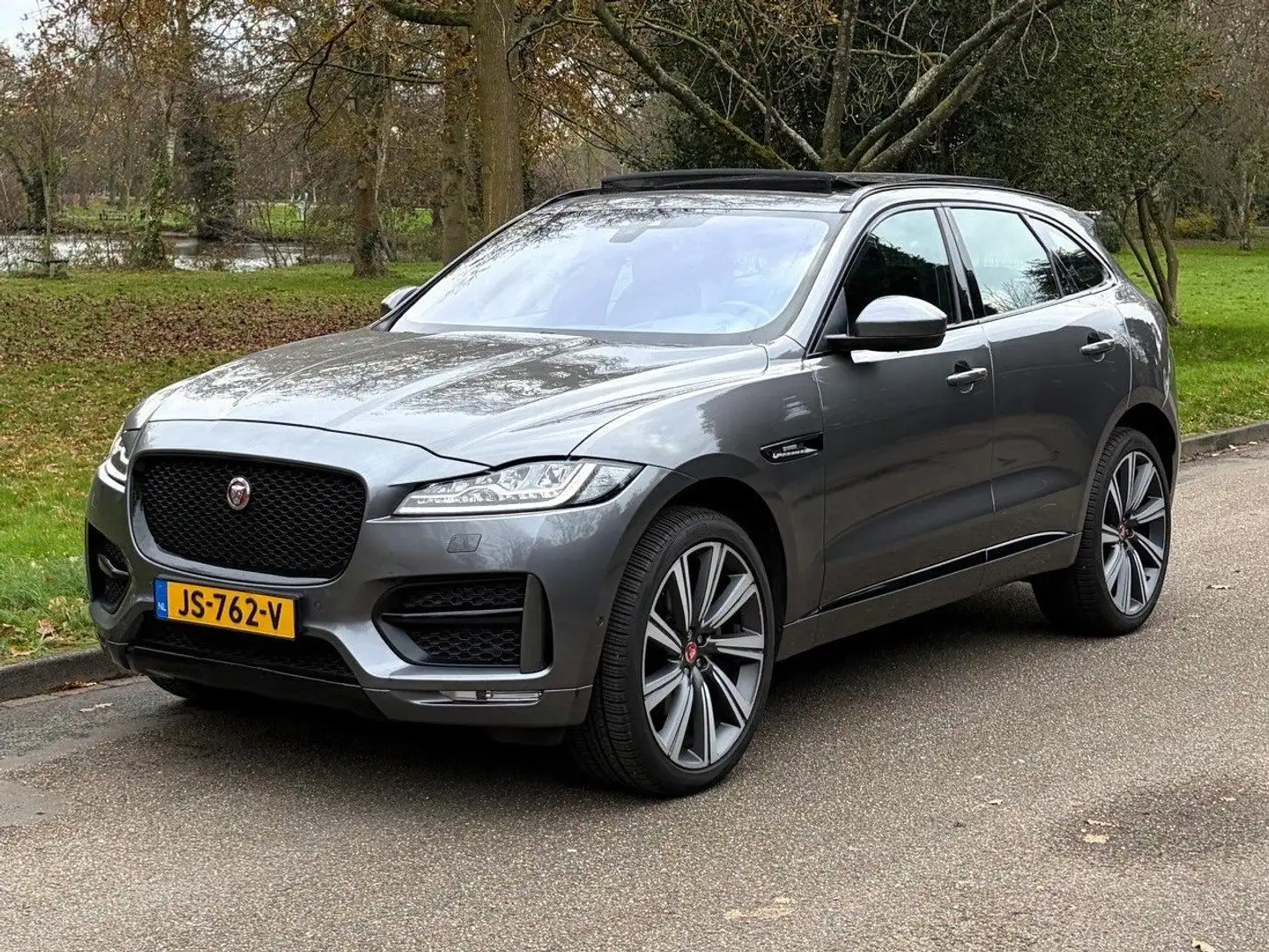 Jaguar F-Pace 3.0 S/C 35t R Sport. Full History-Exportprice. Grijs - 1