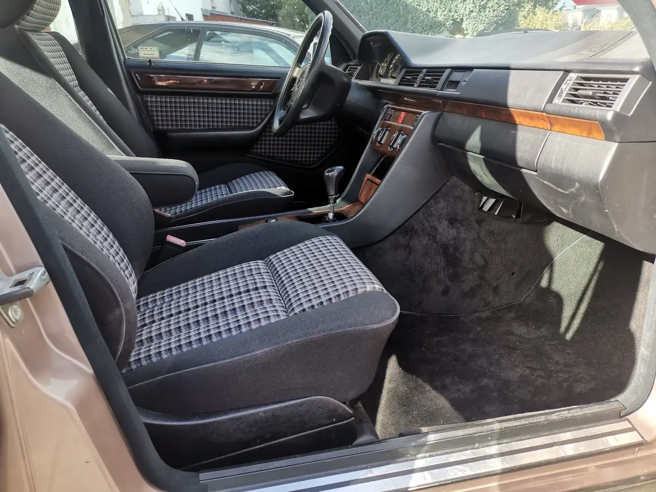 Mercedes-Benz E 220 E-Klasse Lim. Sportline Sitze / Gepflegt, foto 7