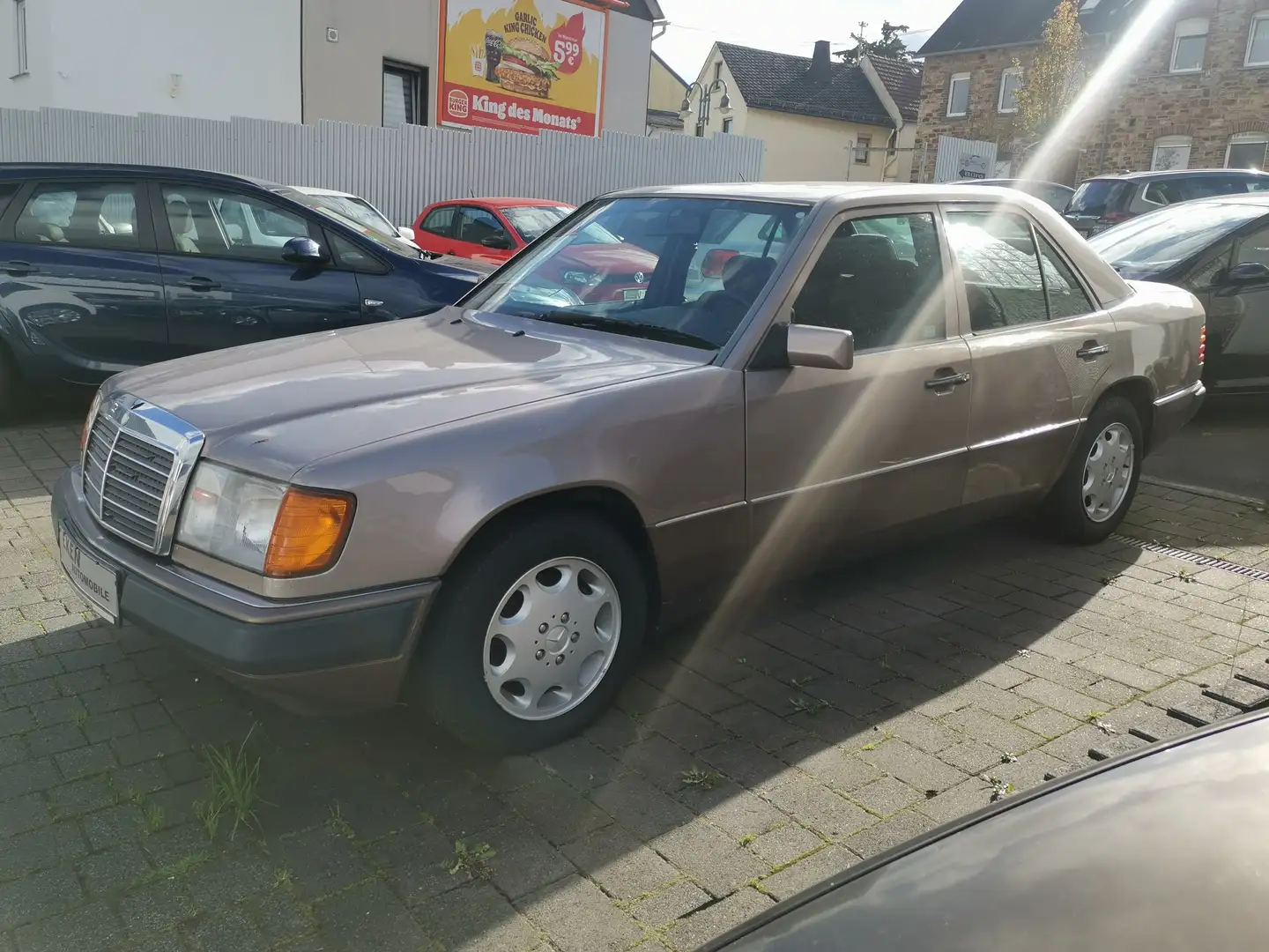 Mercedes-Benz E 220 E-Klasse Lim. Sportline Sitze / Gepflegt Beige - 2