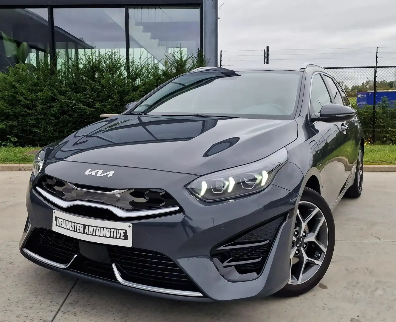 Kia Ceed SW / cee'd SW Ceed SW 1.6Business Line/Carplay/Camera/HTD SEATS Grijs - 1
