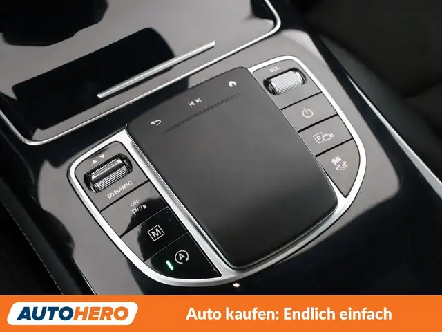 Mercedes-Benz 300 view 29