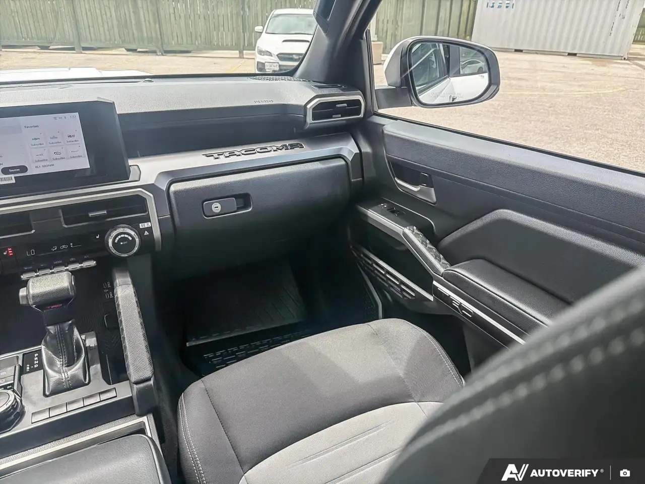 Toyota Tacoma снимка Toyota Tacoma