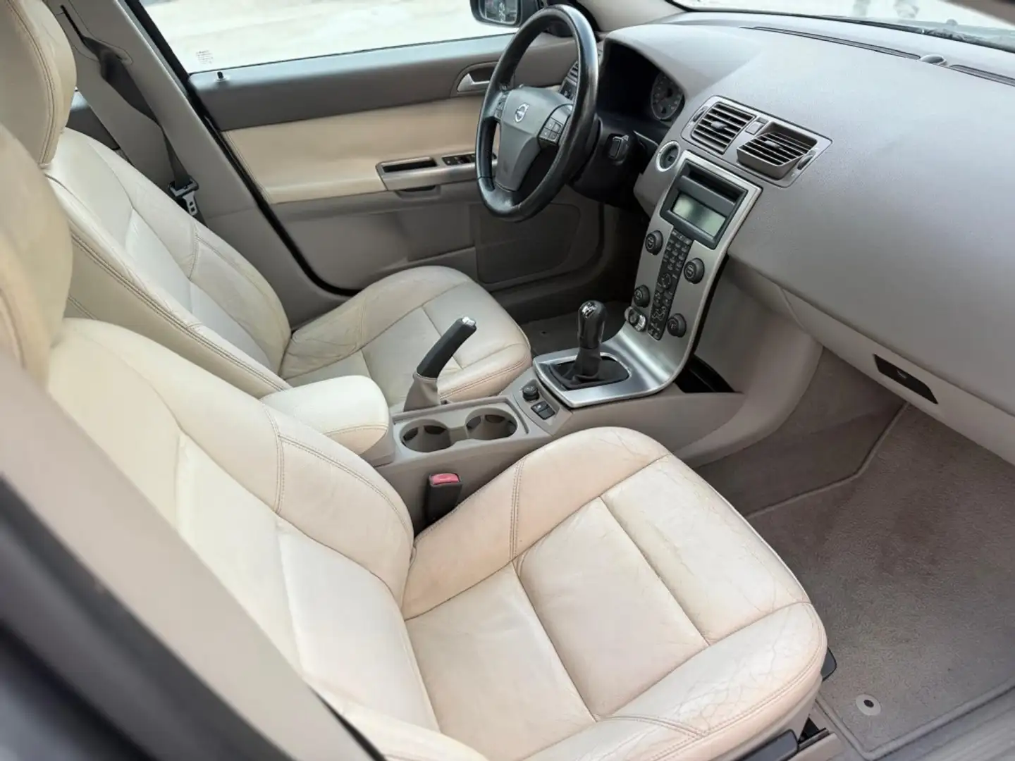 Volvo S40 2.0D Momentum Gris - 2