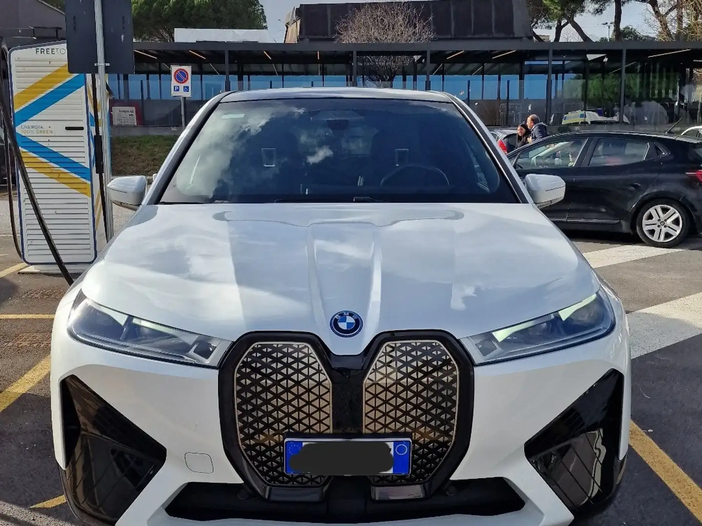 BMW iX M60 Edition Signature Bianco - 2