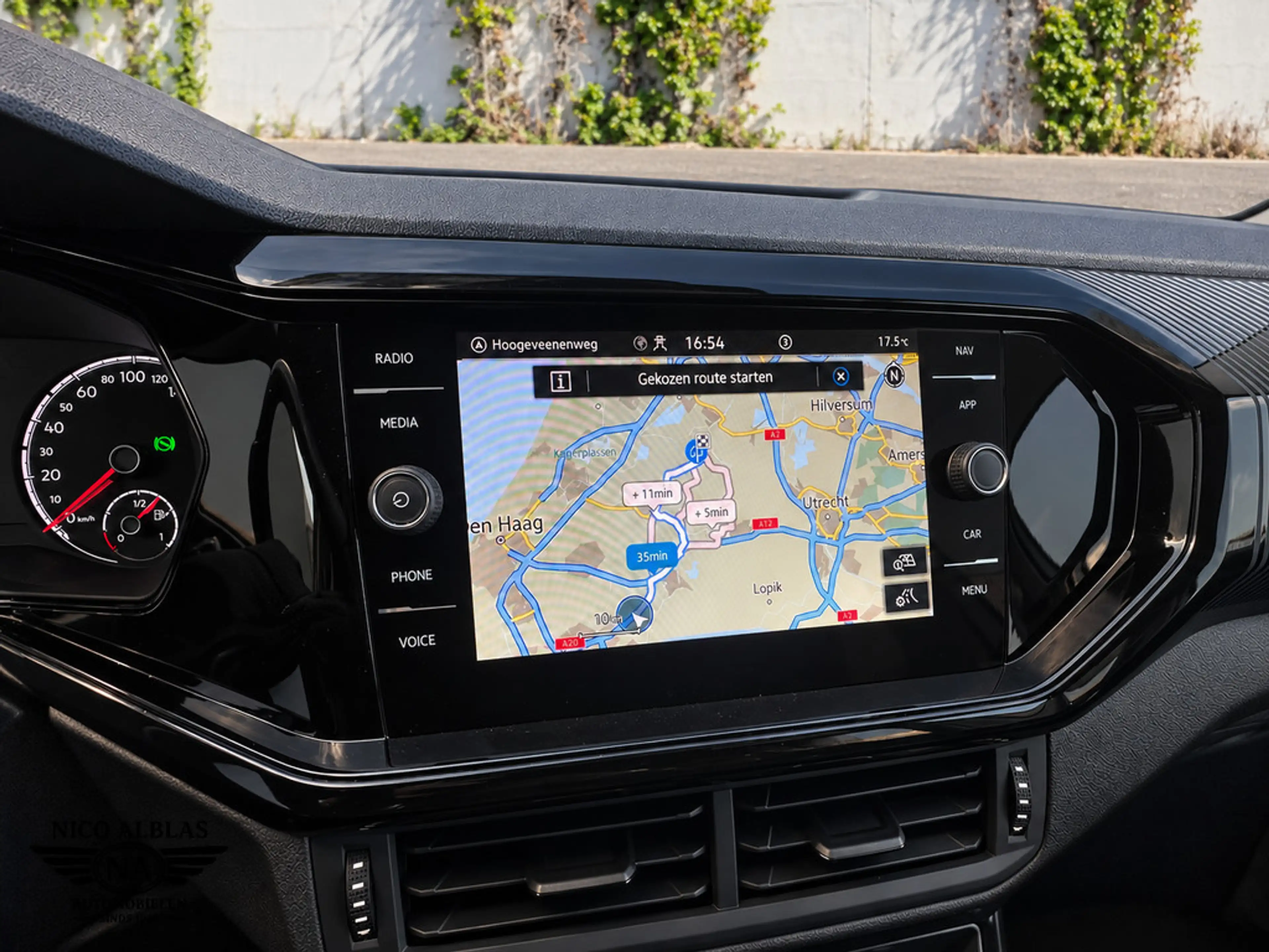 Volkswagen T-Cross 1.0 TSI Style Business R — photo 20