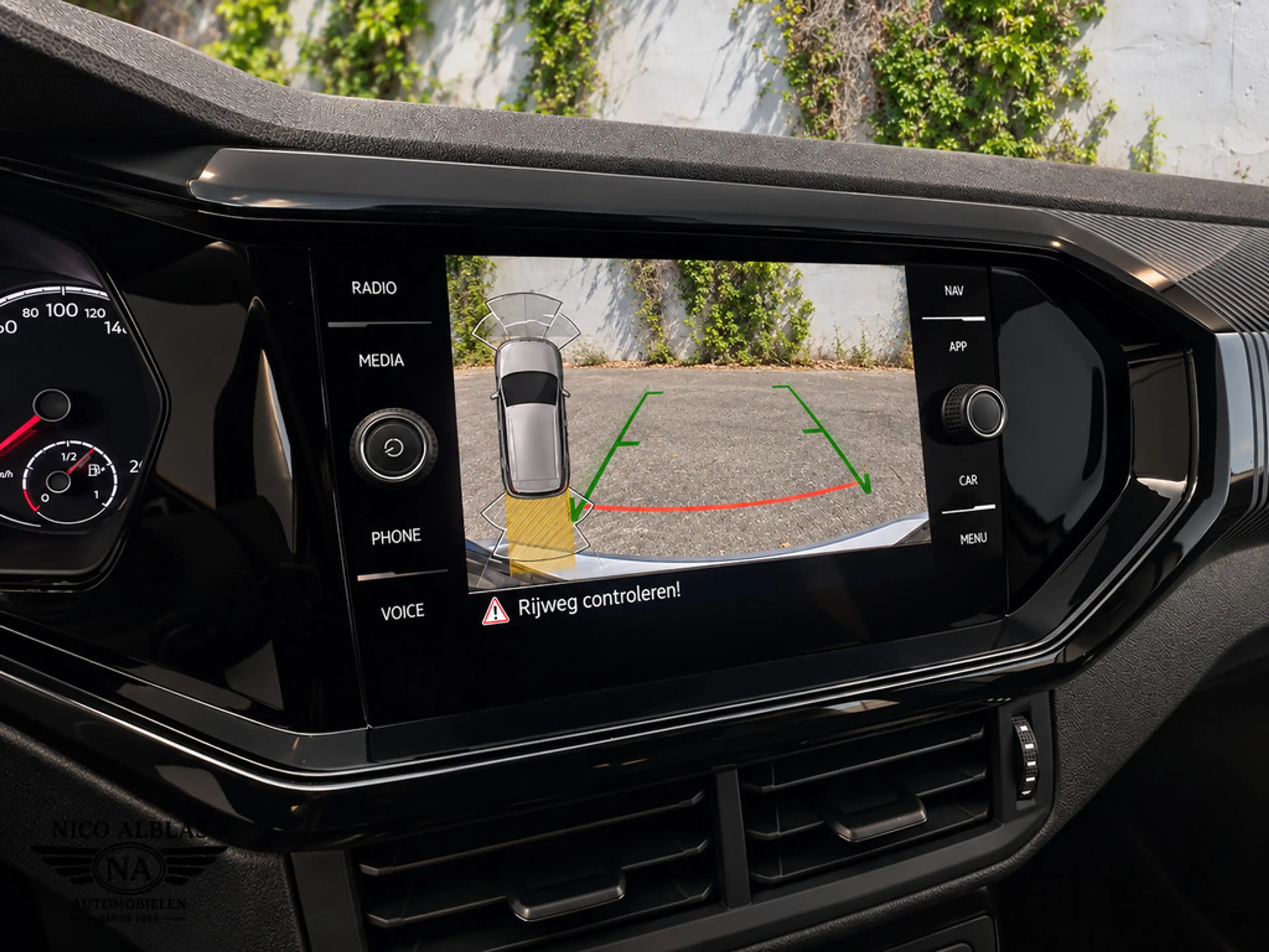 Volkswagen T-Cross 1.0 TSI Style Business R — photo 21