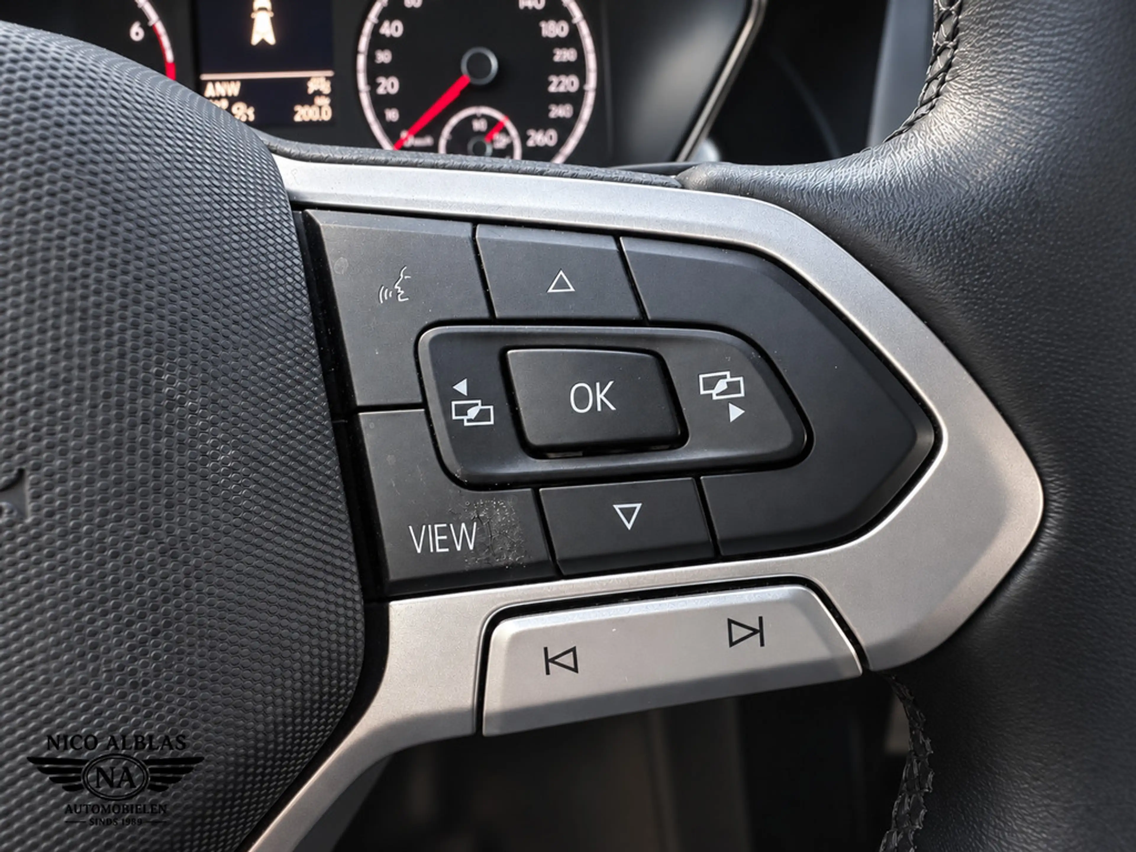 Volkswagen T-Cross 1.0 TSI Style Business R — photo 23