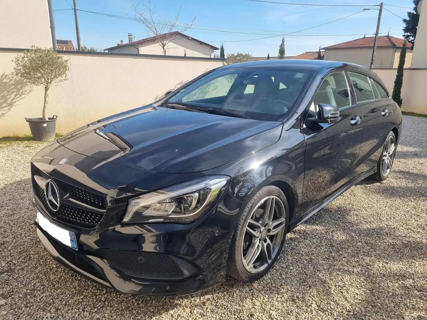 Mercedes-Benz CLA 200 CLA Shooting Brake 200 d 7-G DCT A Launch Edition - 1