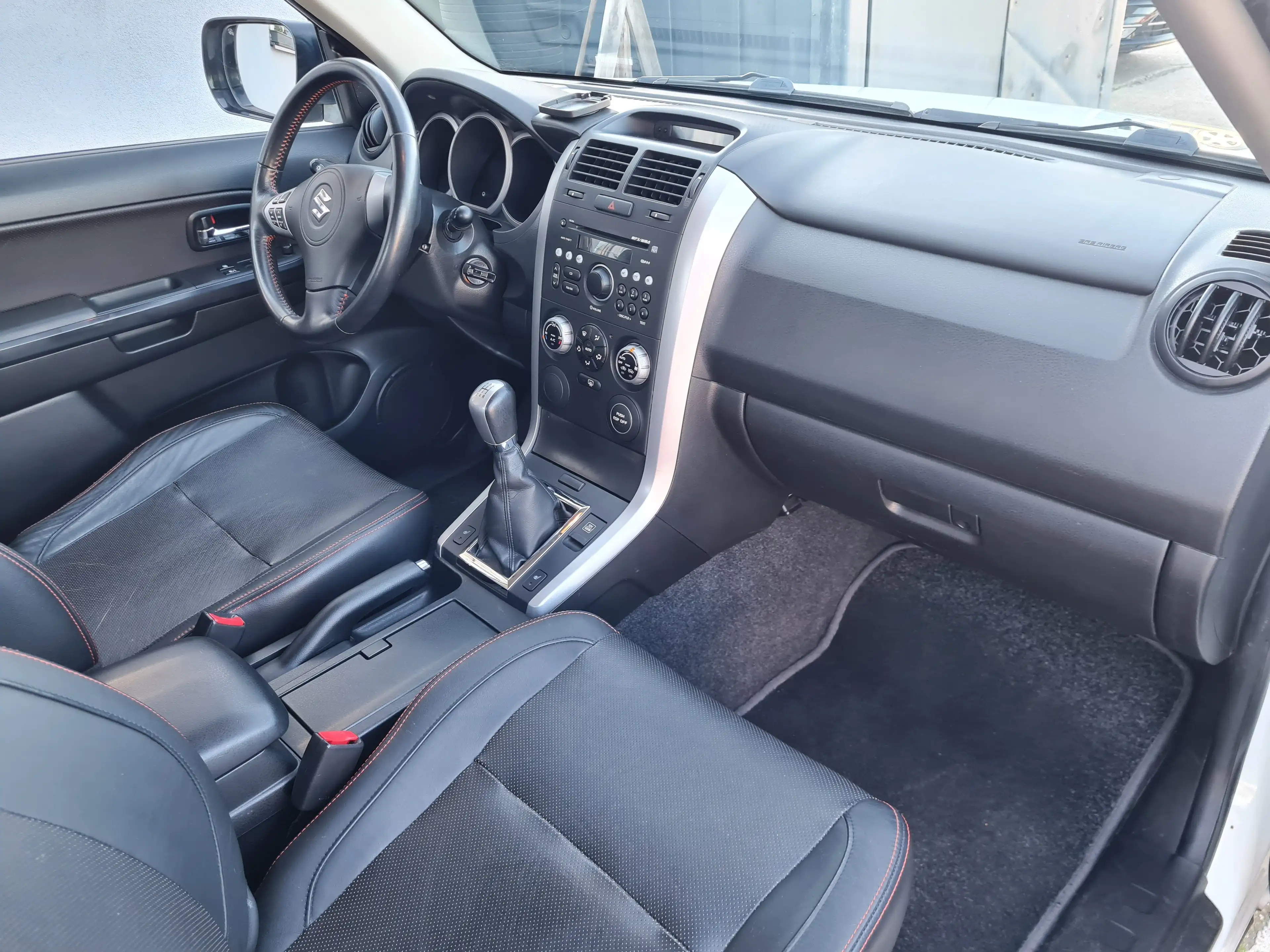 Suzuki Grand Vitara 1.6 Club (3-trg)Allrad/Klima/TÜV+Inspektion-Neu — photo 10