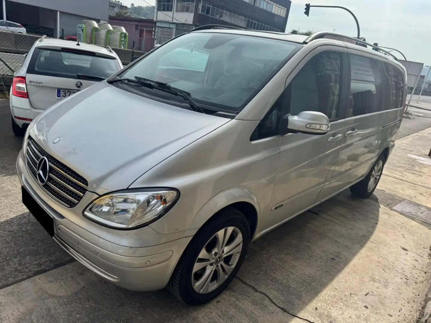 Mercedes-Benz Viano 2.2CDI Fun Compacta 4M Aut. Plateado - 1