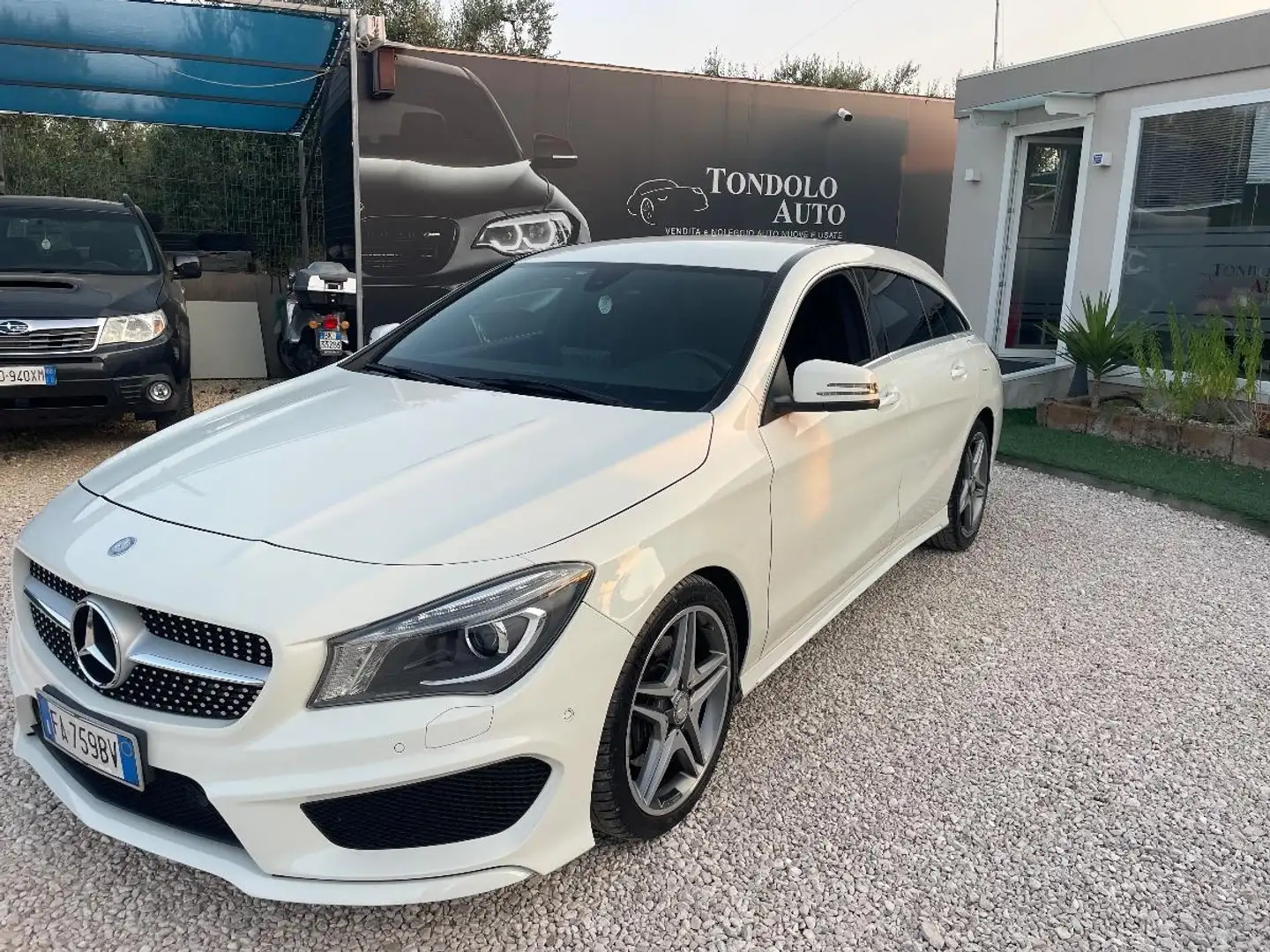 Mercedes-Benz CLA 180 Wit - 2