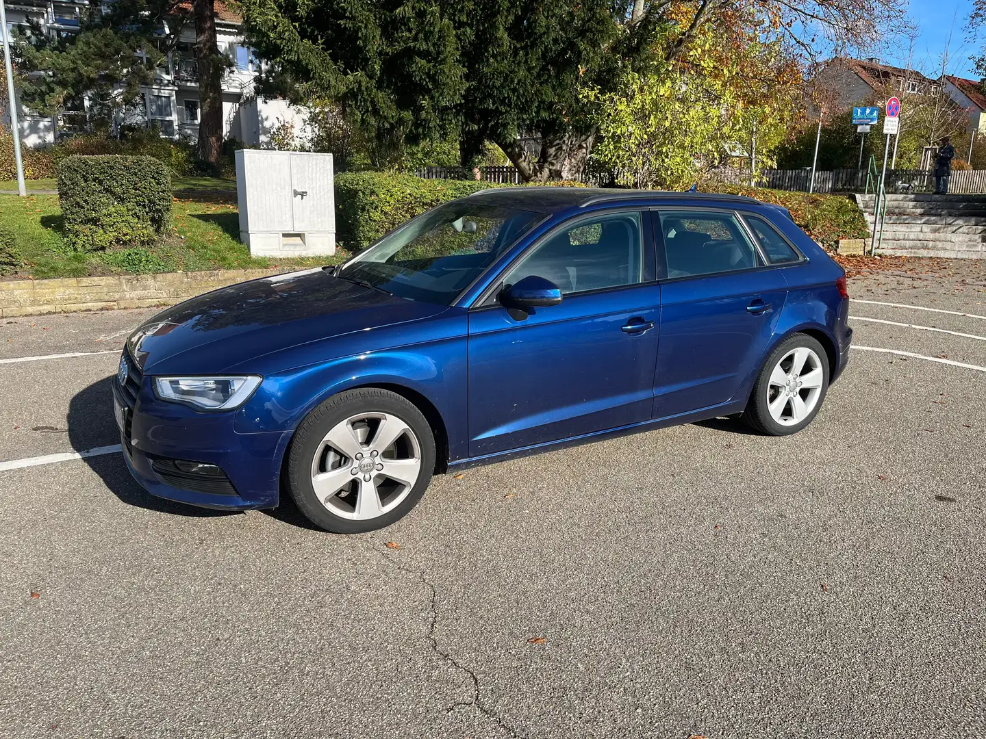 Audi A3 A3 1.4 TFSI cylinder on demand SportbackAmbiente Blau - 2