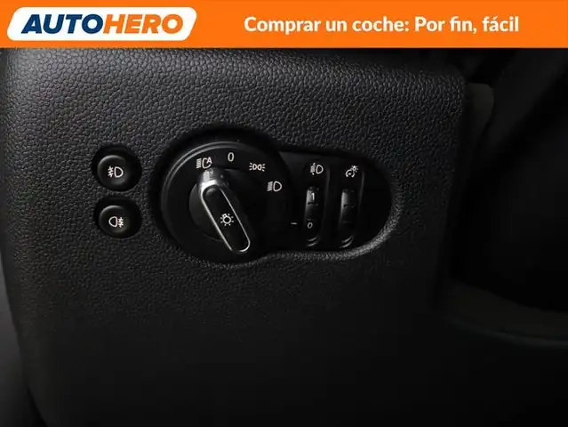 Mini Hatch view 27