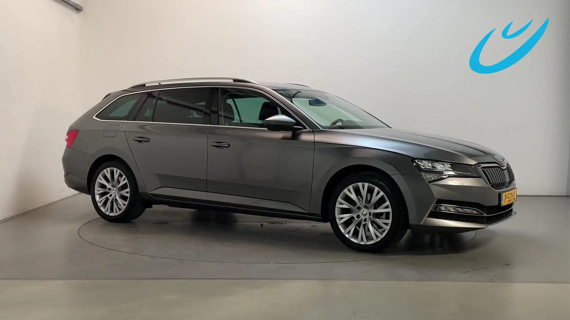 Skoda Superb Combi 1.4 TSI iV Business Edition Plus Camera Navi Grijs - 1