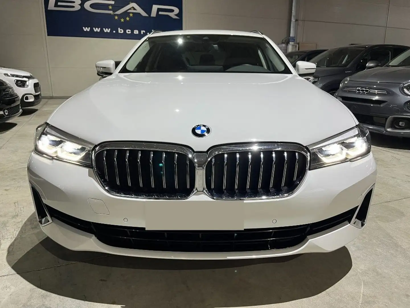 BMW 520 d 48V Touring Luxury /NAVI/PELLE/PARK/TELECAM/LED Weiß - 2