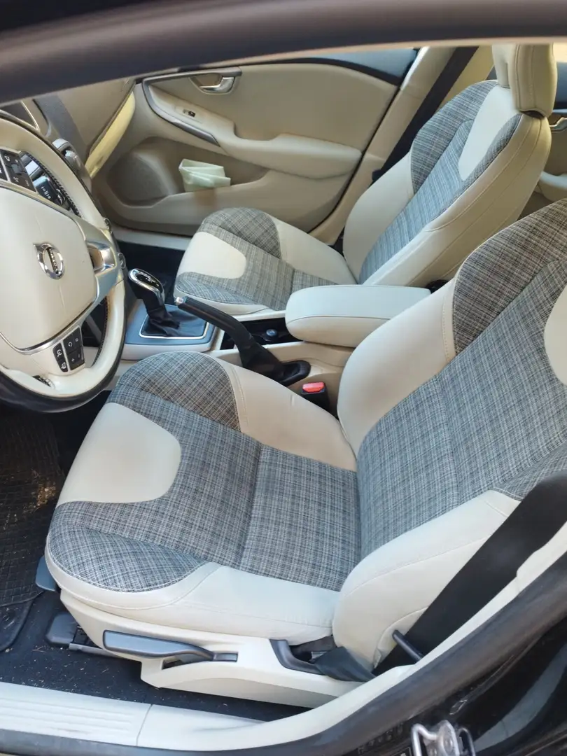 Volvo V40 2.0 d2 Plus geartronic - 1