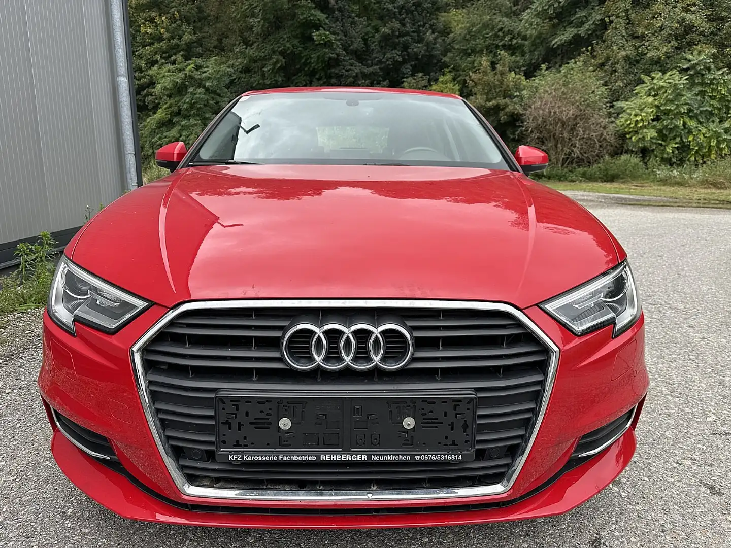Audi A3 SB 1,6 TDI intense Rot - 1