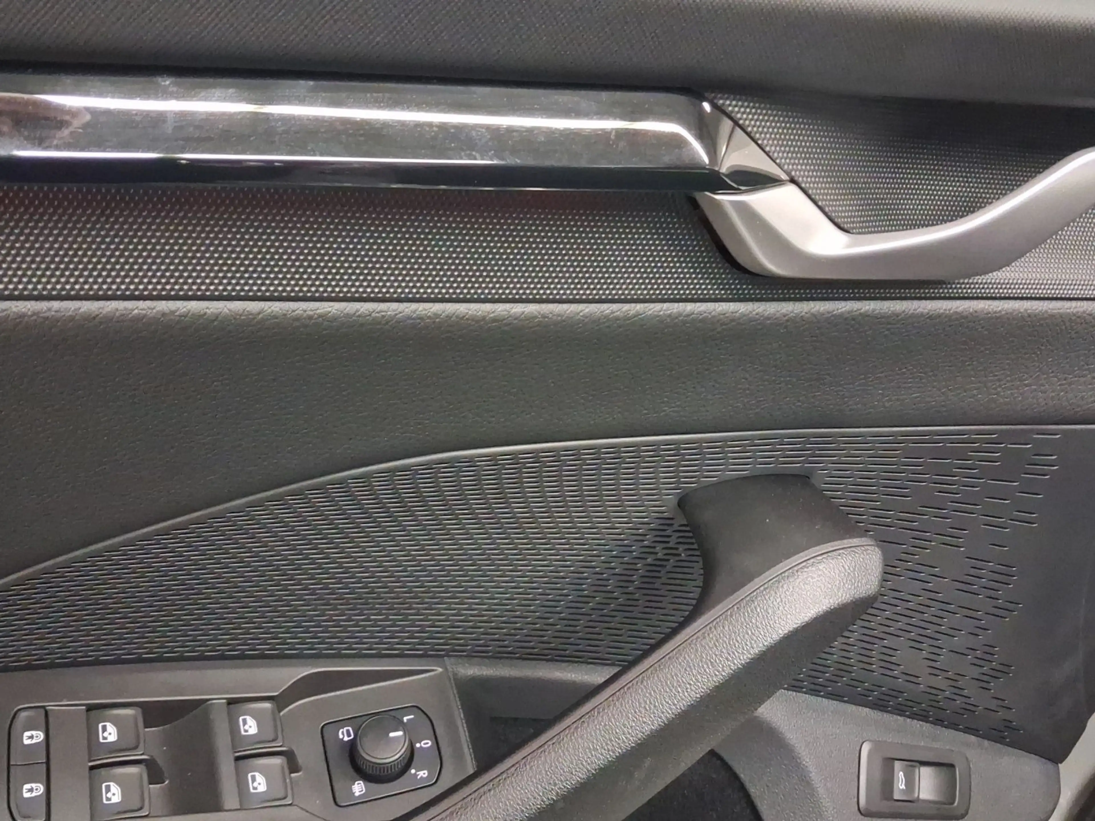 Skoda Octavia Combi 2.0 TSI DSG RS PANO AHK NAVI MATRI — photo 8