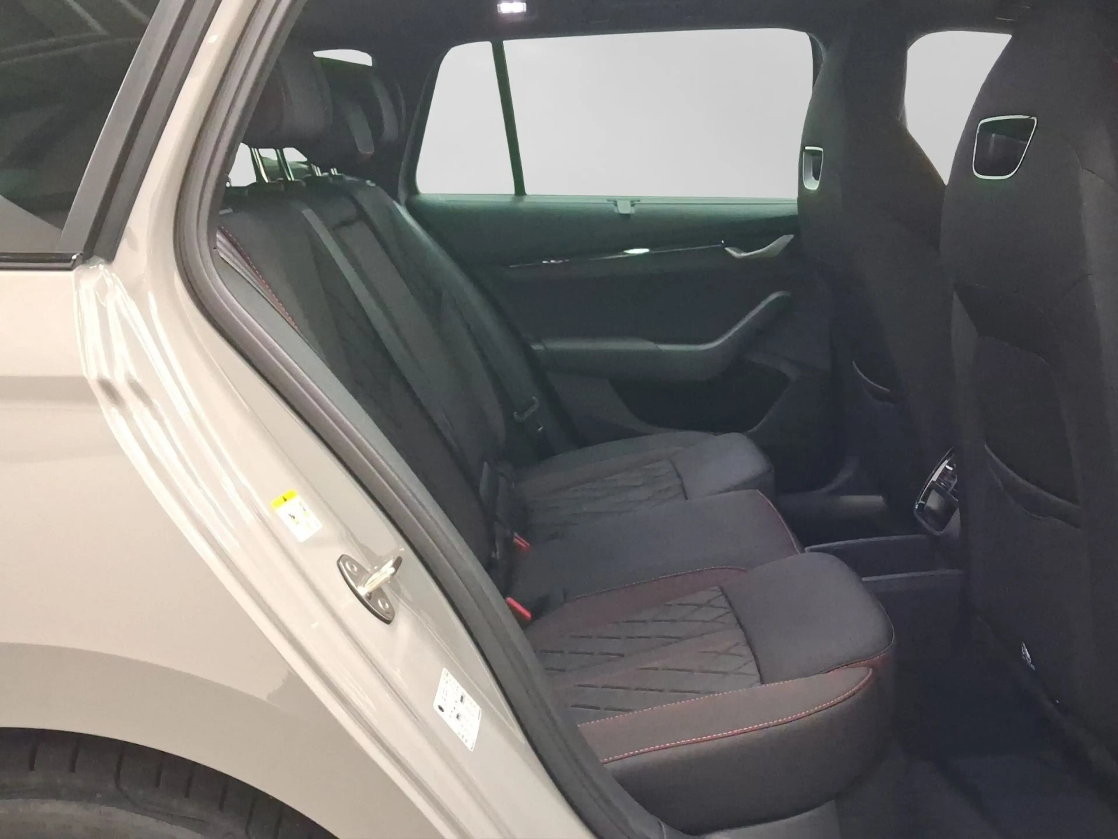 Skoda Octavia Combi 2.0 TSI DSG RS PANO AHK NAVI MATRI — photo 6