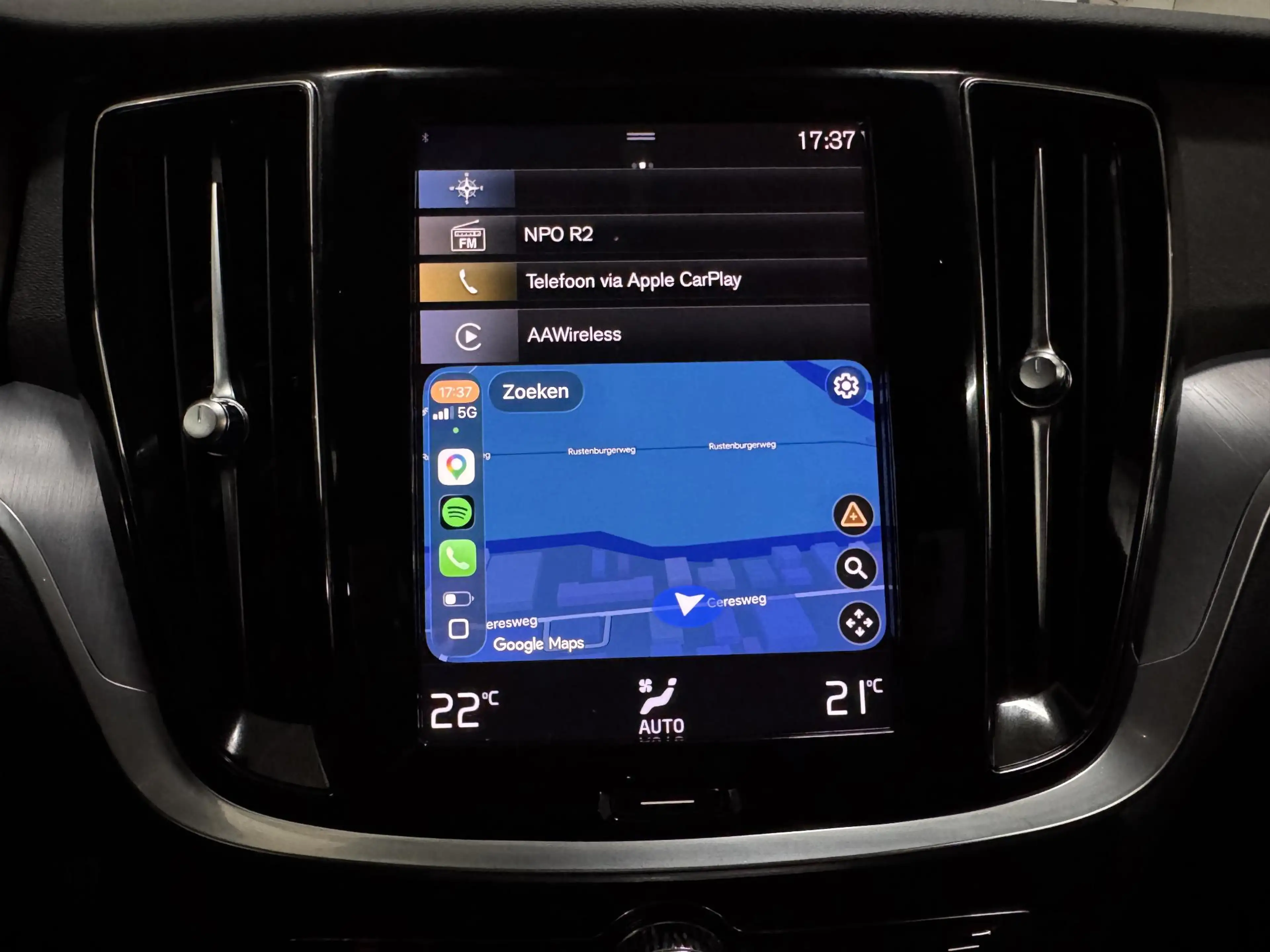 Volvo V60 2.0 B3 Essential Edition AUTOMAAT PARELMOER CAMERA — photo 14