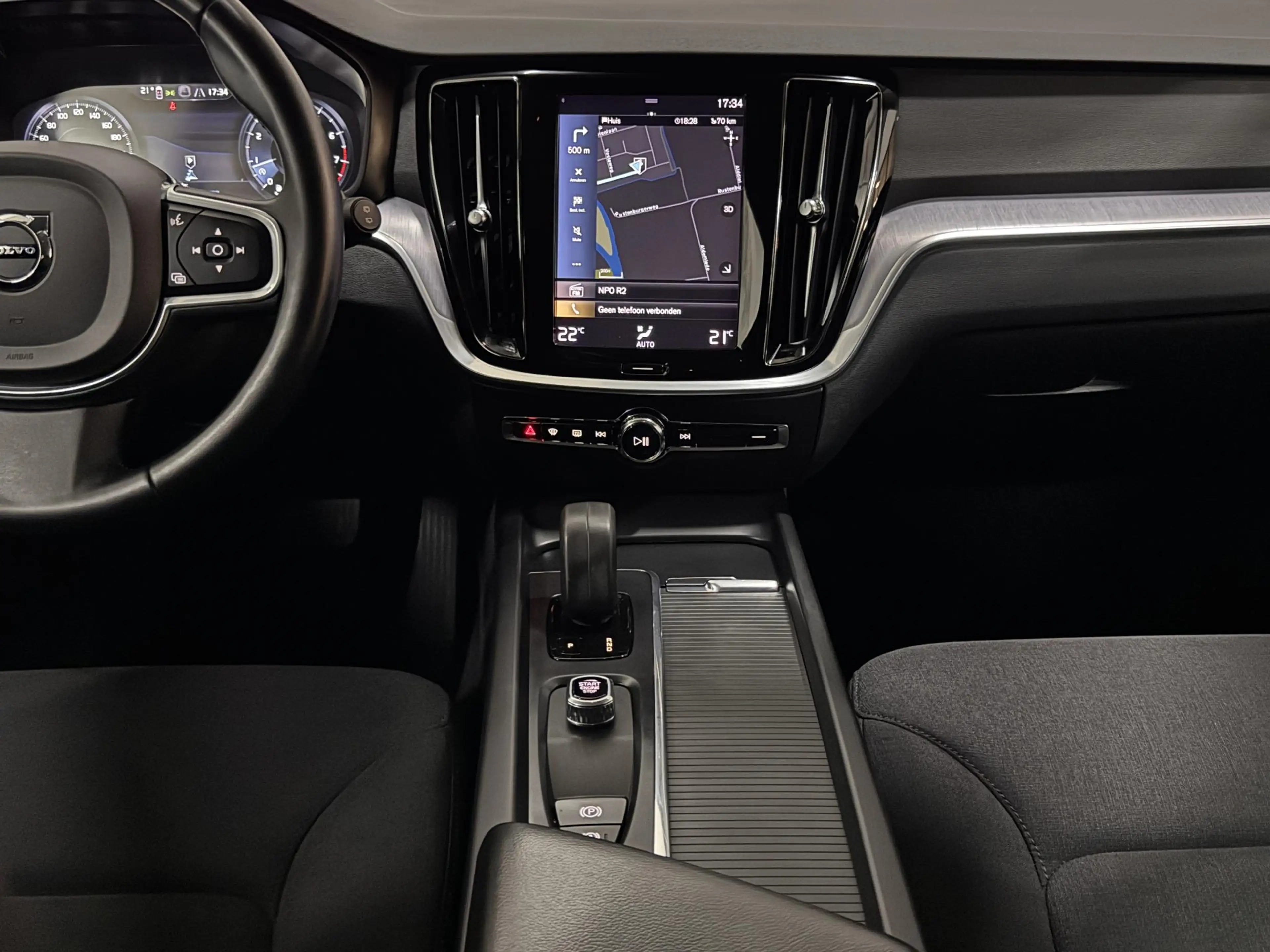 Volvo V60 2.0 B3 Essential Edition AUTOMAAT PARELMOER CAMERA — photo 7