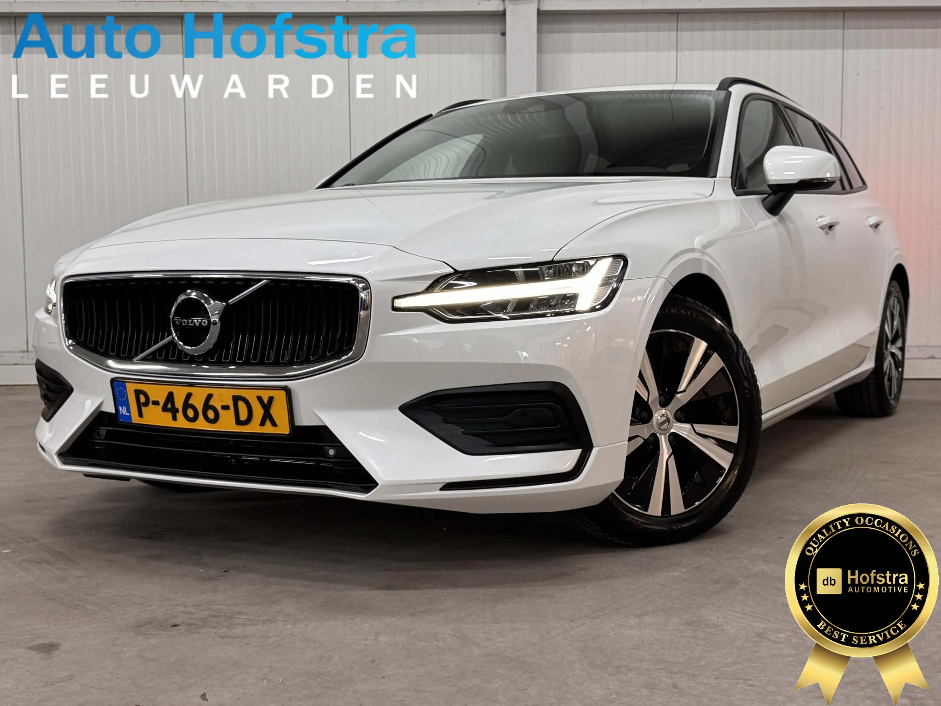 Volvo V60 2.0 B3 Essential Edition AUTOMAAT PARELMOER CAMERA