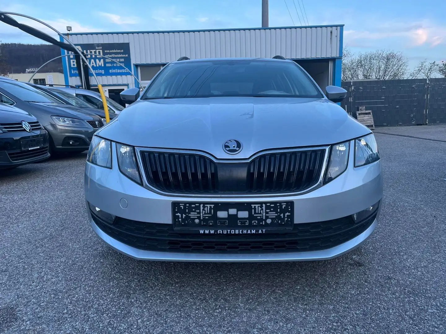 Skoda Octavia Combi 2,0 Ambition TDI 4x4 PDC-Bluetooth Plateado - 2