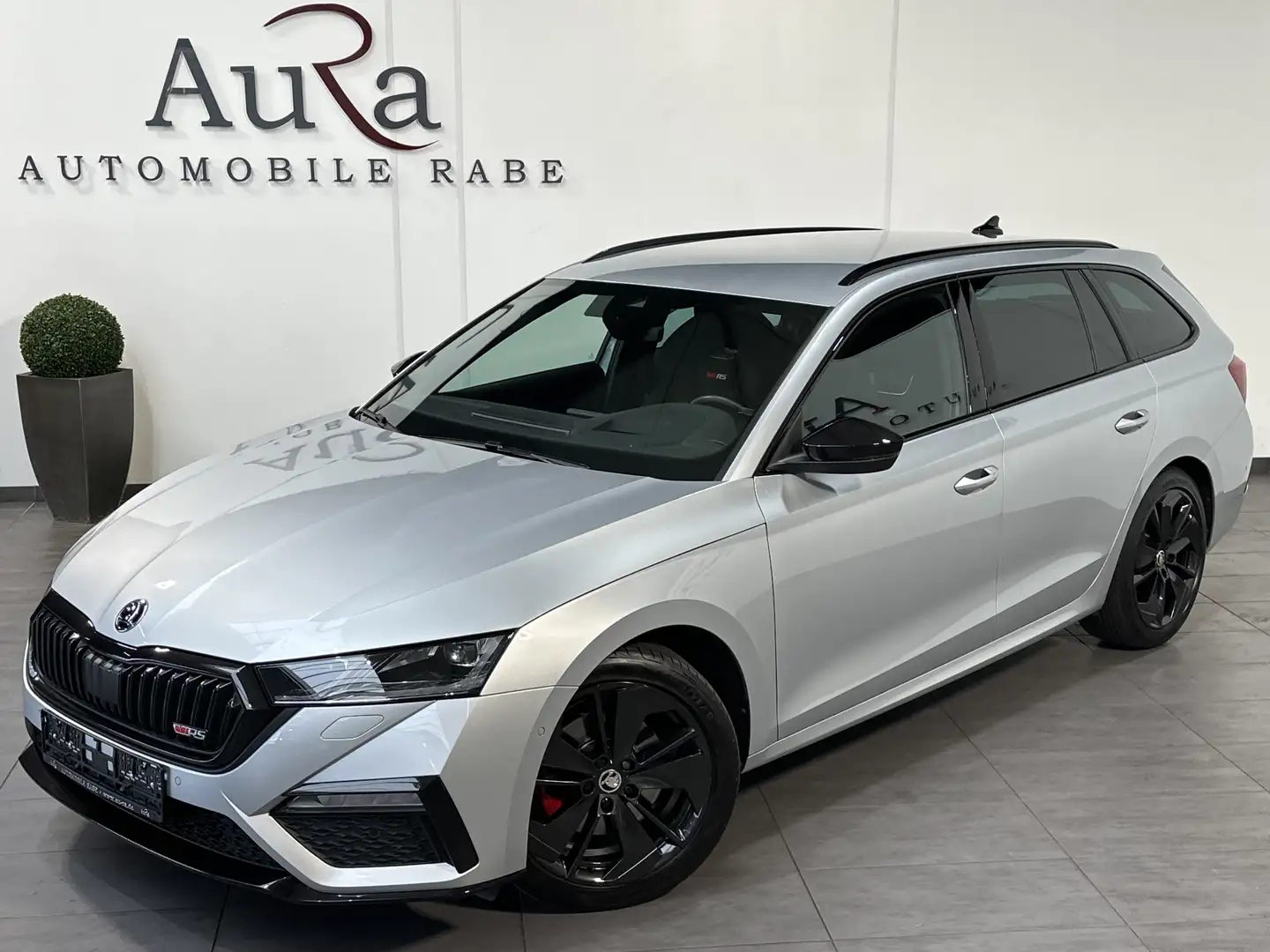 Skoda Octavia Combi 2.0 TDI DSG 4x4 RS NAV+LED+AHK+KAM Argintiu - 2