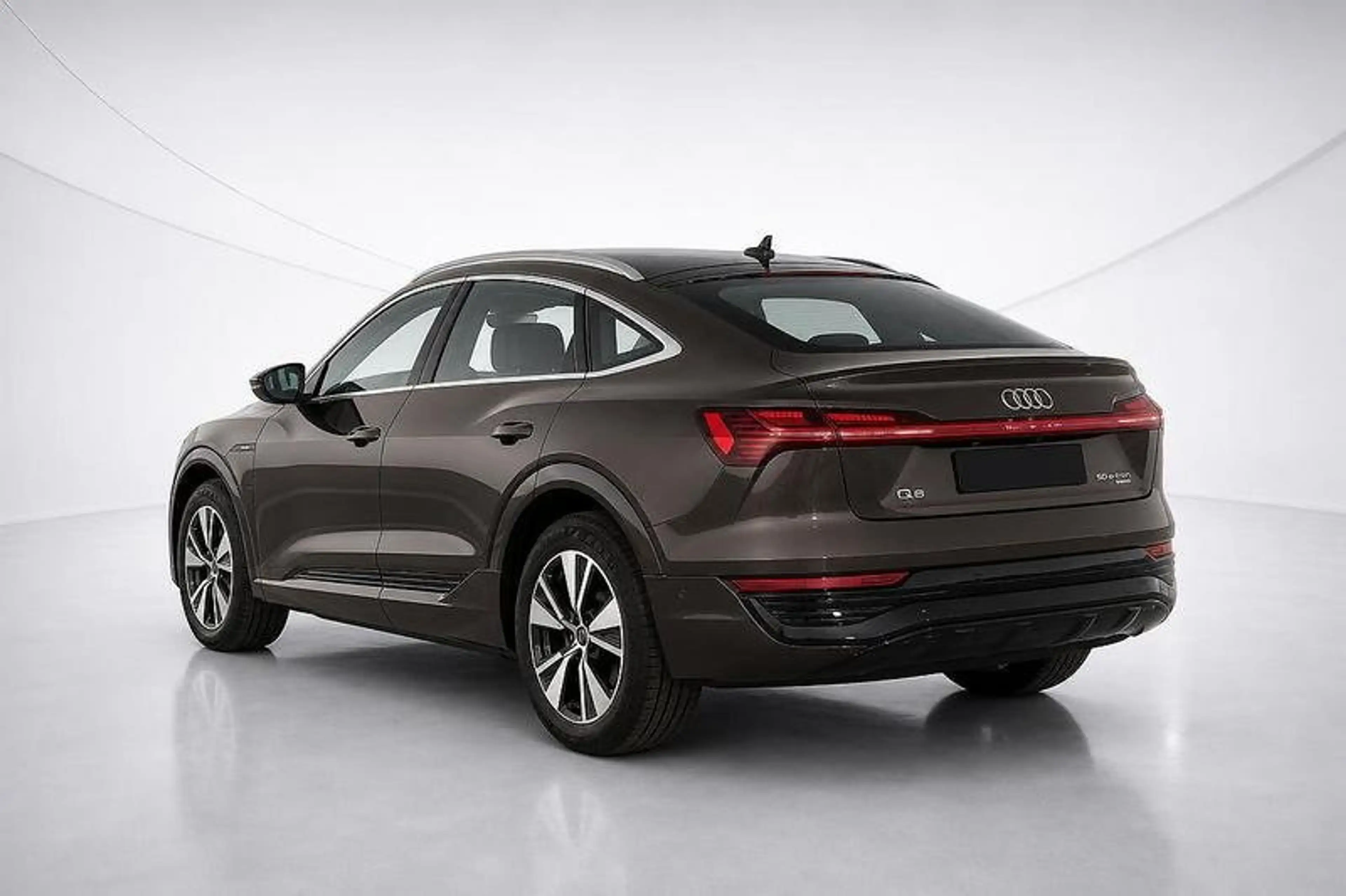 Audi Q8 e-tron Sportback Business Quattro 95 kWh Luft — photo 5