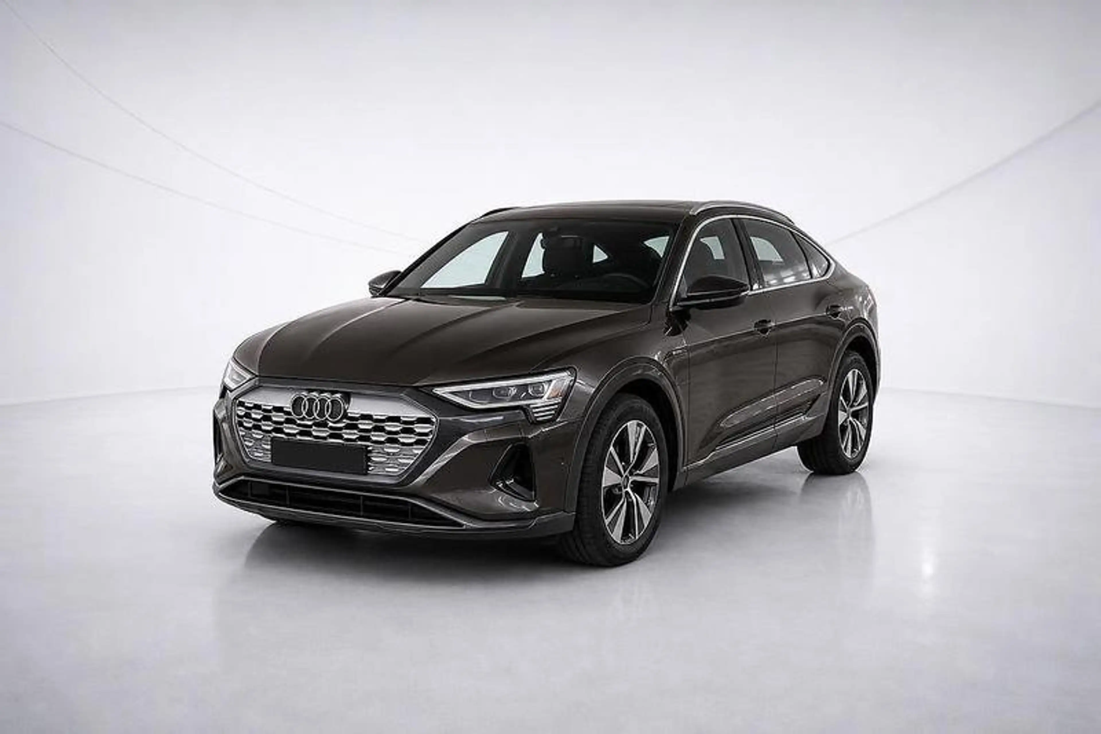 Audi Q8 e-tron Sportback Business Quattro 95 kWh Luft — photo 2