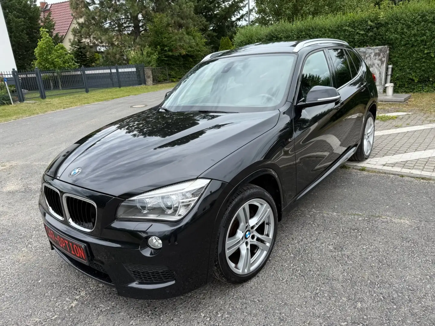BMW X1 25 d xDrive/M-Sportpaket/Leder/Panorama/Xenon Noir - 1