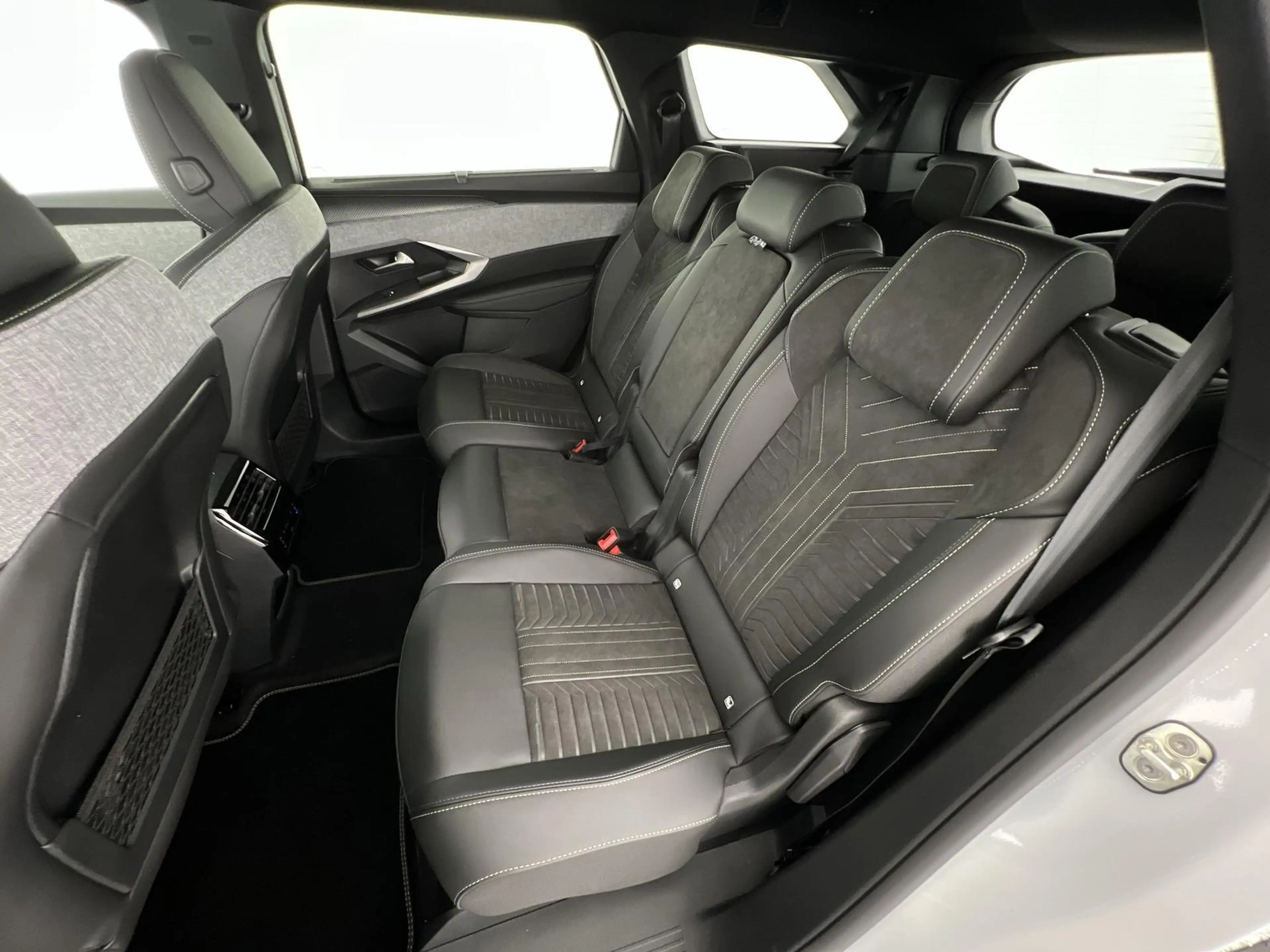 Peugeot 5008 e GT *NAVI*360°K*ACC*uvm — photo 8