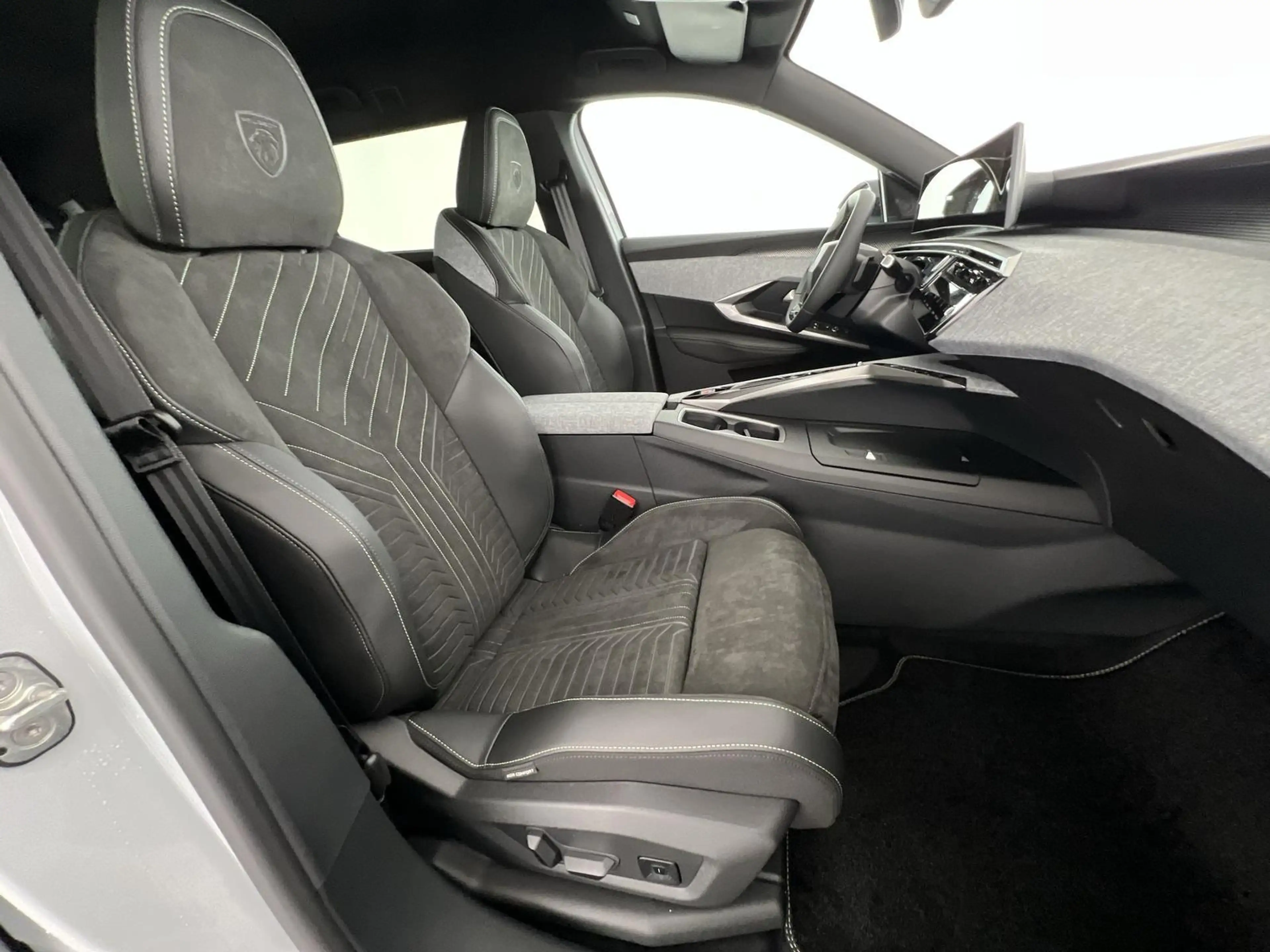 Peugeot 5008 e GT *NAVI*360°K*ACC*uvm — photo 9